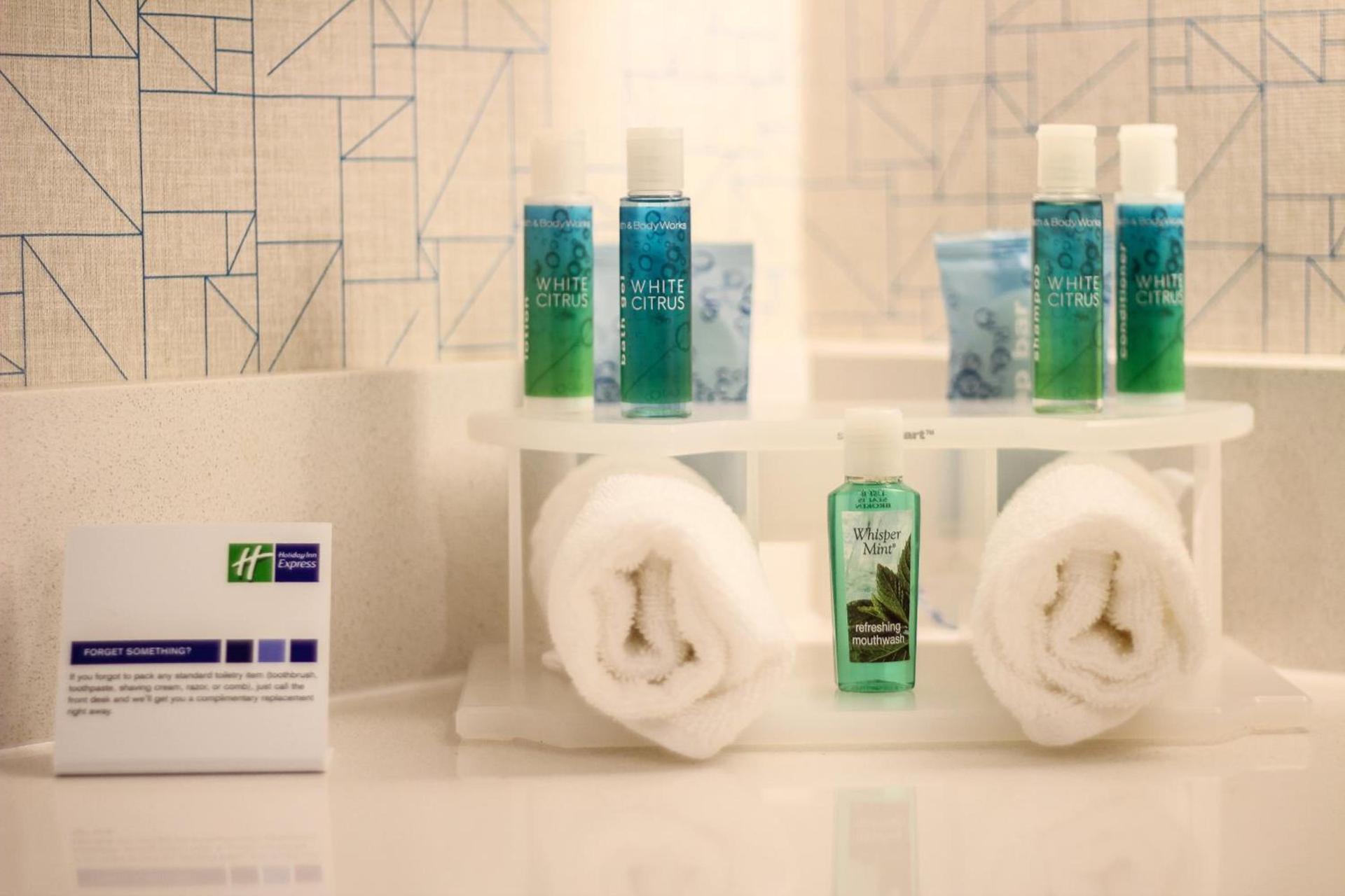 Holiday Inn Express & Suites Miami Airport East by IHG photo 62
