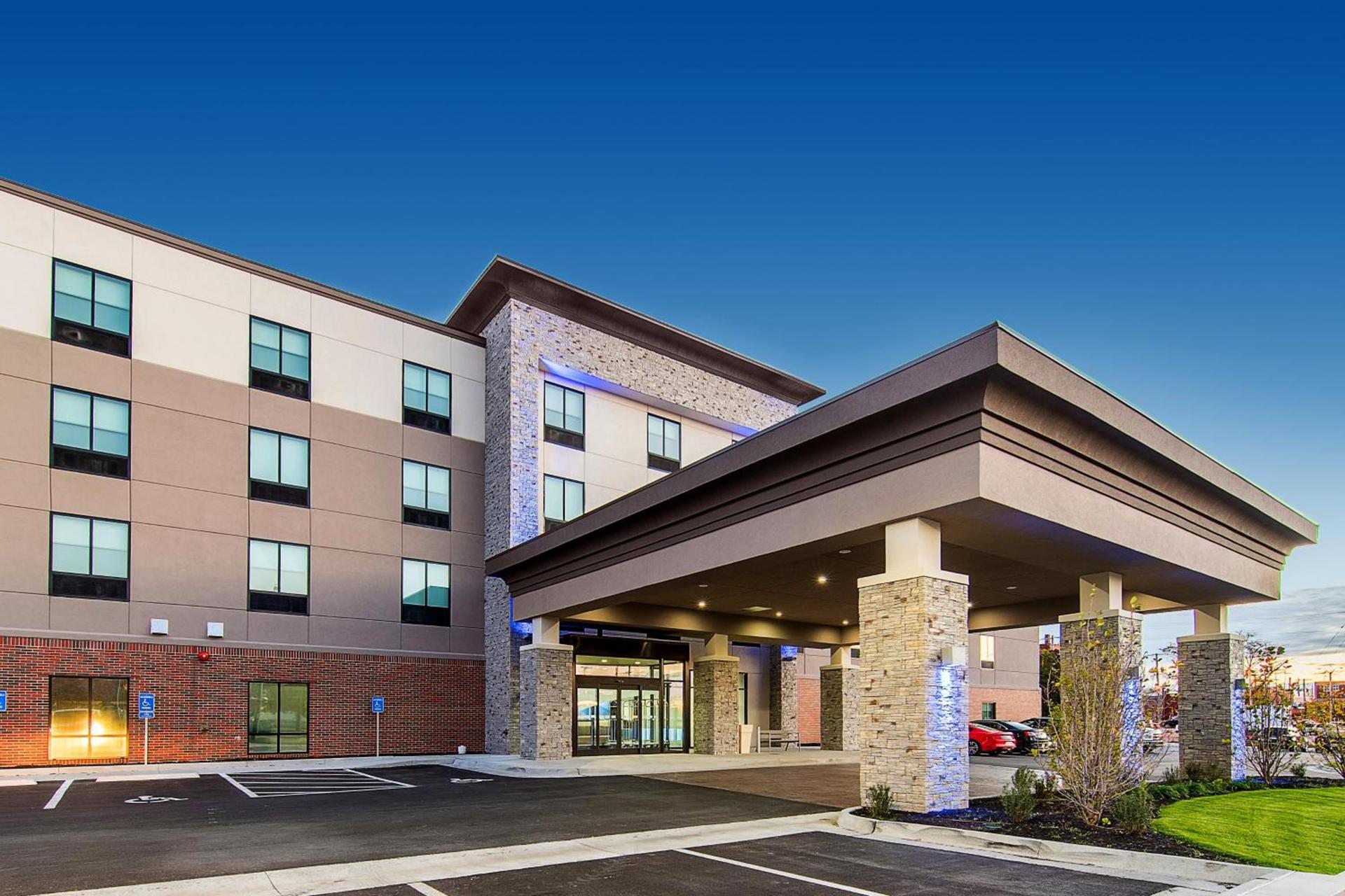Holiday Inn Express & Suites - Atchison by IHG photo 20