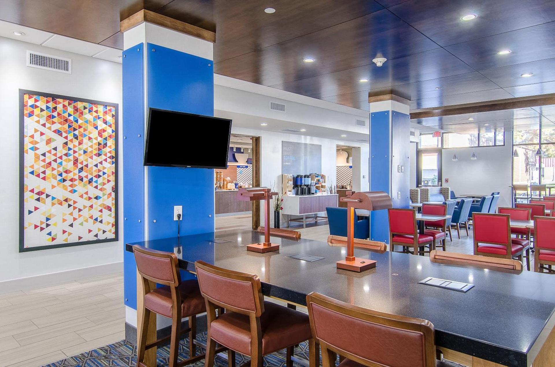Holiday Inn Express & Suites - Atchison by IHG photo 24