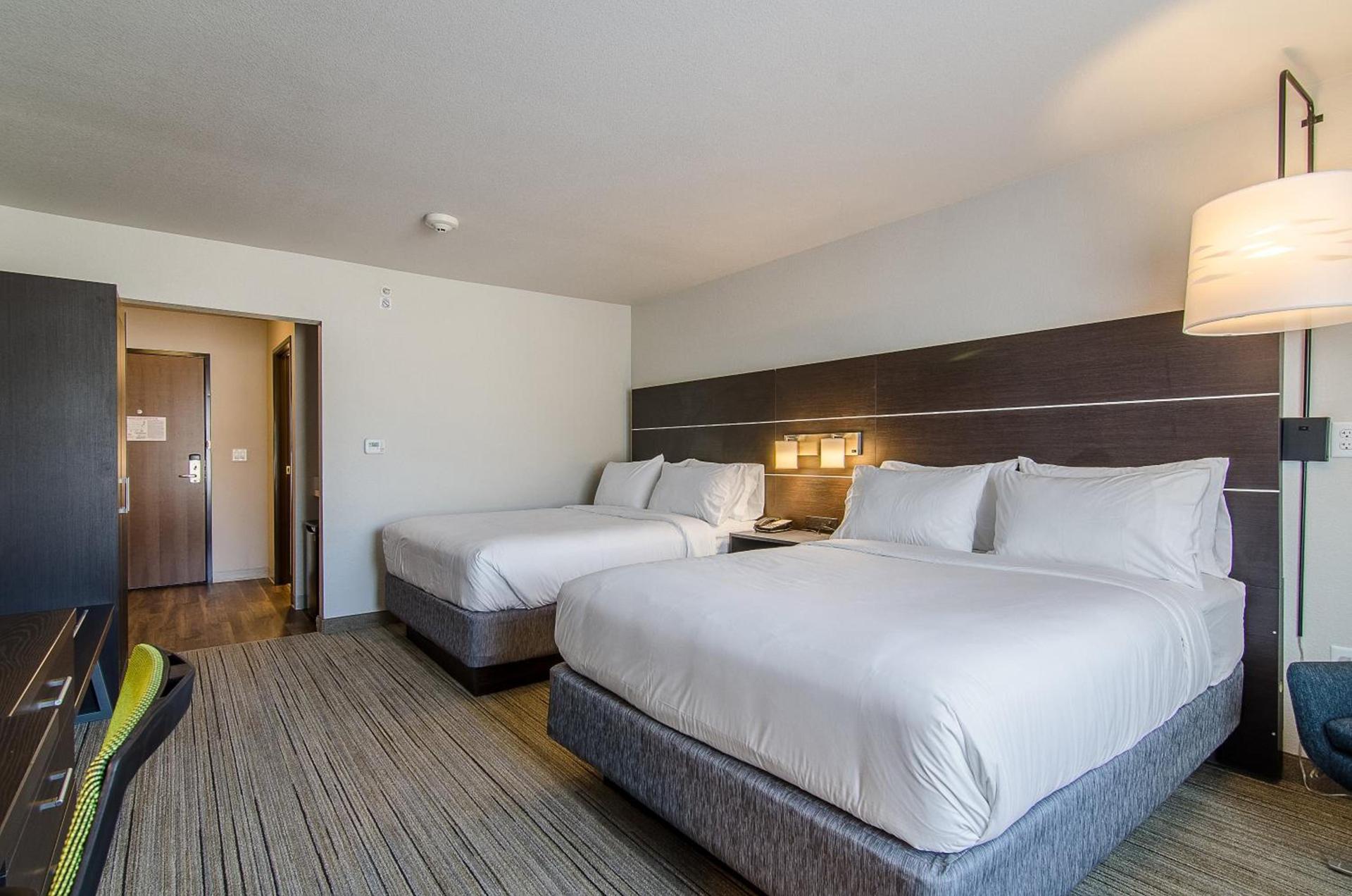 Holiday Inn Express & Suites - Atchison by IHG photo 35