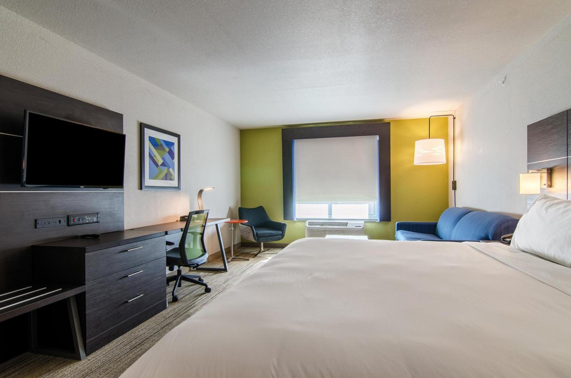 Holiday Inn Express & Suites - Atchison by IHG photo 32