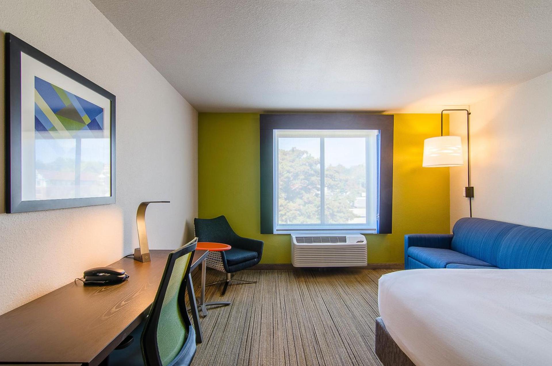 Holiday Inn Express & Suites - Atchison by IHG photo 31
