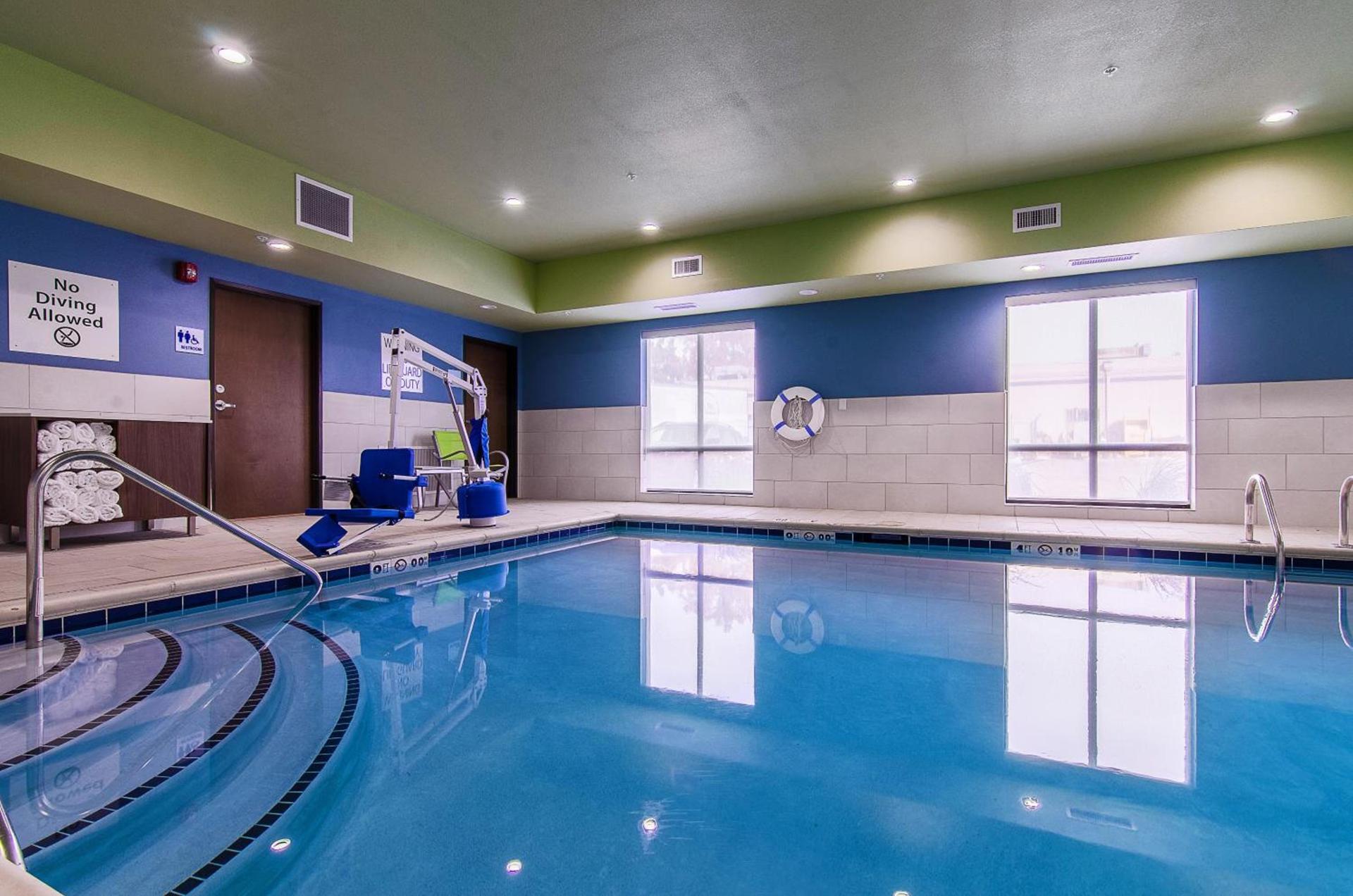Holiday Inn Express & Suites - Atchison by IHG photo 26