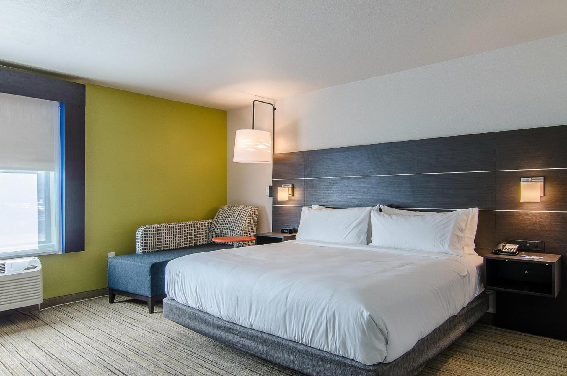 Holiday Inn Express & Suites - Atchison by IHG photo 37