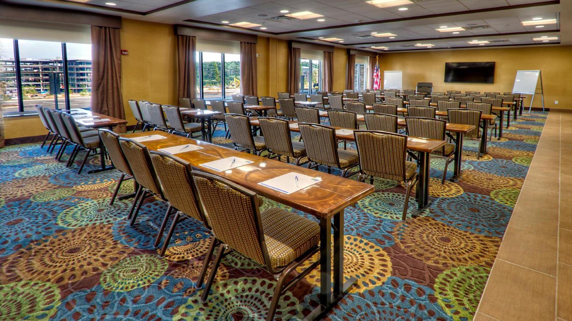 Holiday Inn Express & Suites Pittsburgh SW/Southpointe by IHG photo 19