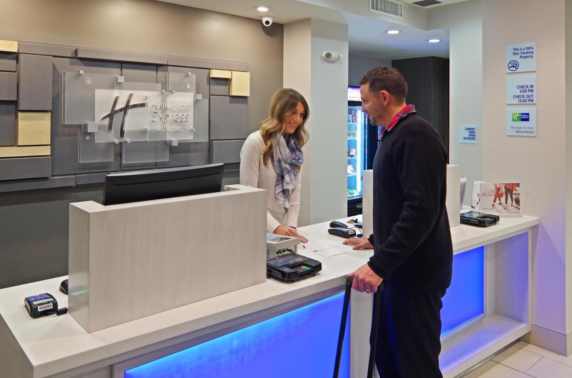 Holiday Inn Express & Suites - Phoenix North - Scottsdale by IHG photo 4