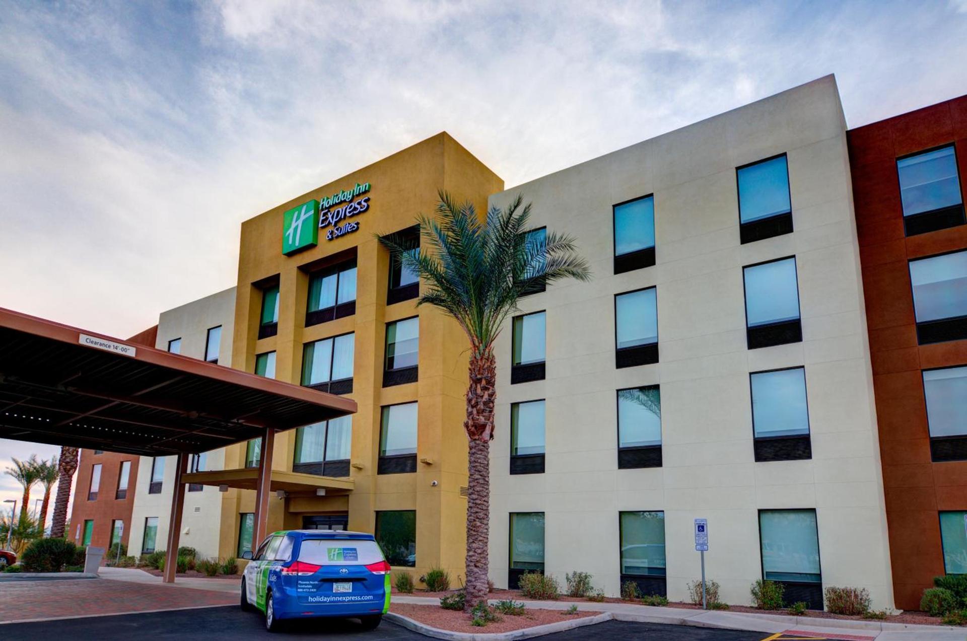Holiday Inn Express & Suites - Phoenix North - Scottsdale by IHG photo 1