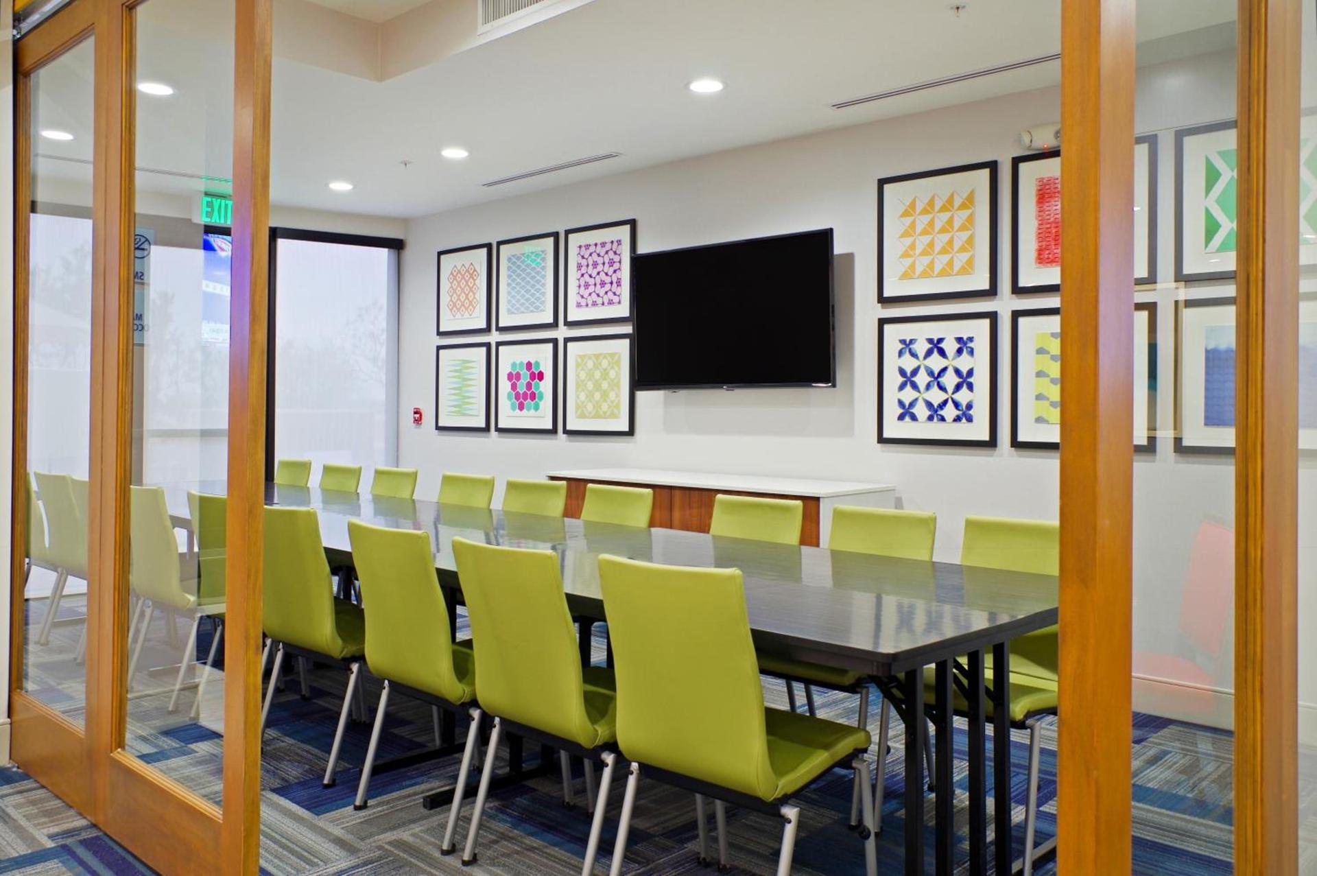 Holiday Inn Express & Suites - Phoenix North - Scottsdale by IHG photo 11