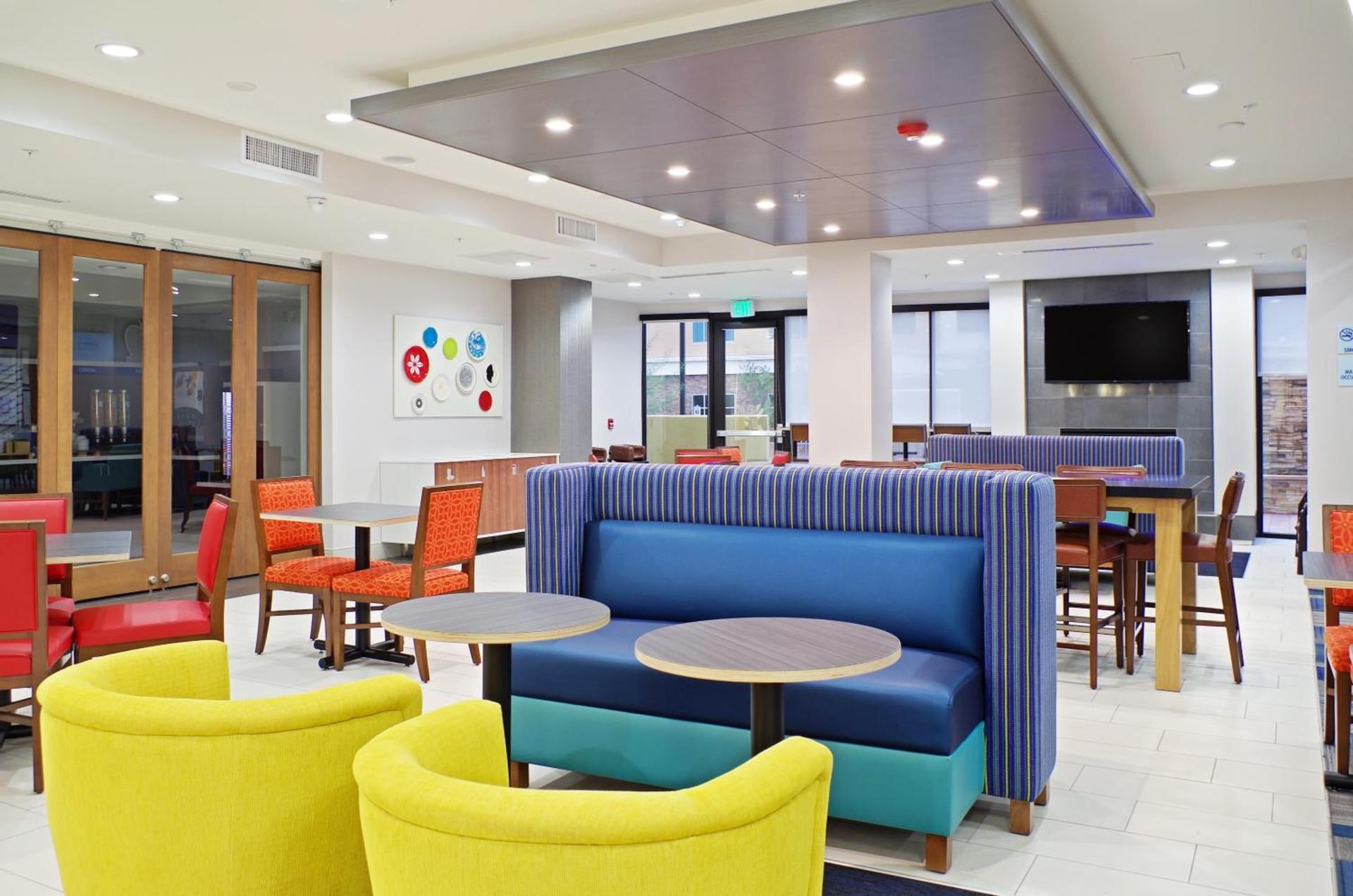 Holiday Inn Express & Suites - Phoenix North - Scottsdale by IHG photo 40