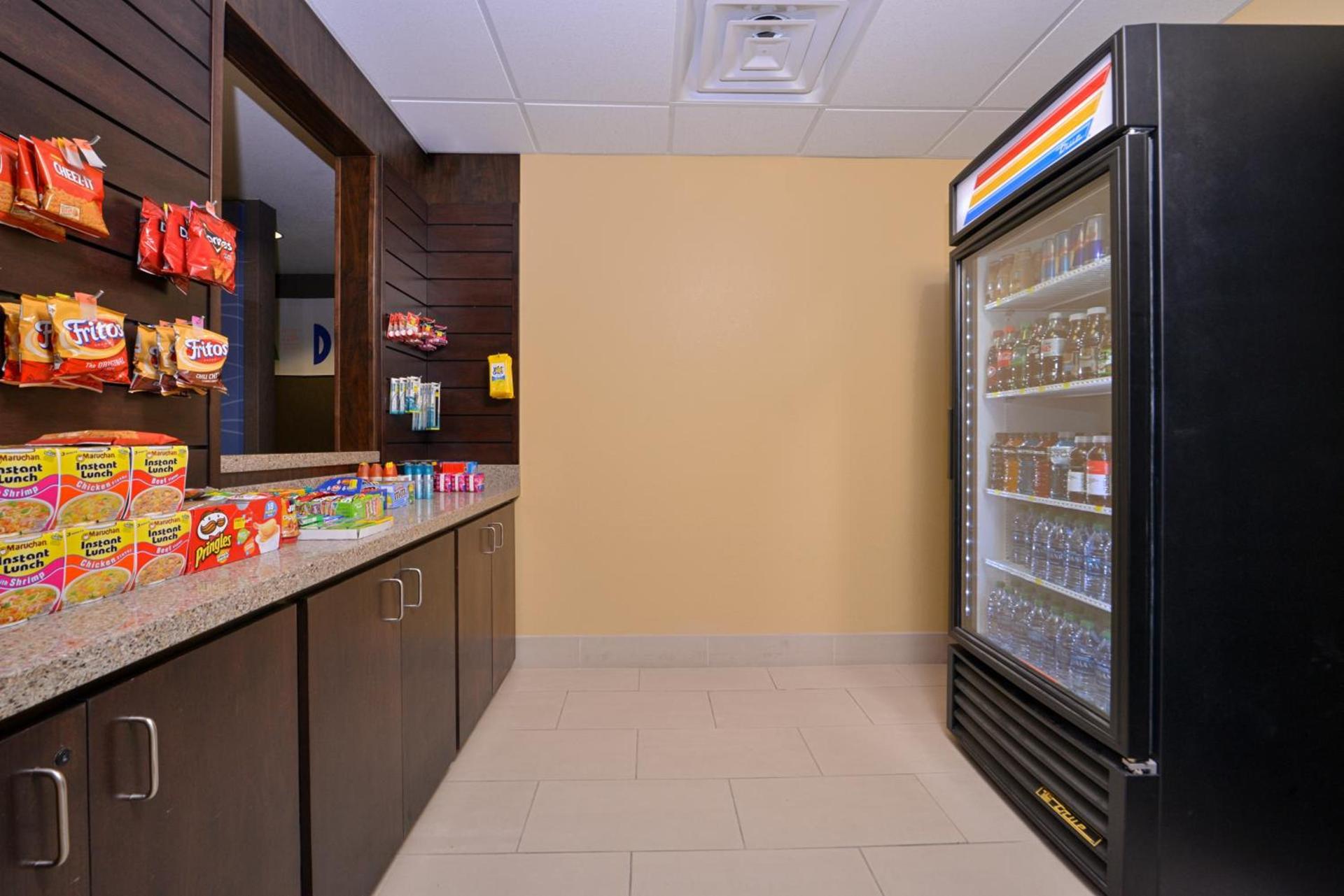 Holiday Inn Express & Suites Page - Lake Powell Area by IHG photo 59
