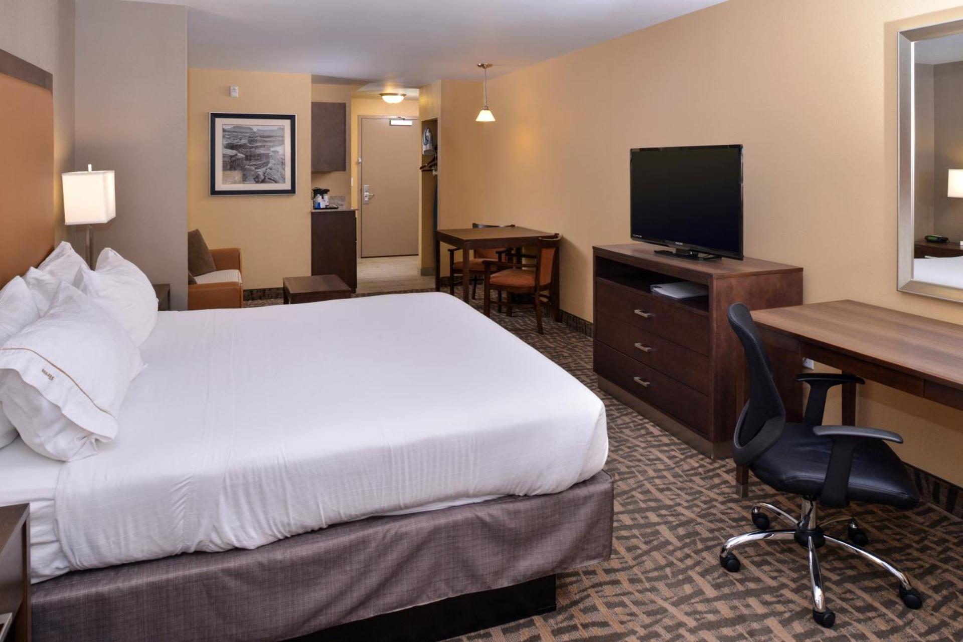 Holiday Inn Express & Suites Page - Lake Powell Area by IHG photo 27