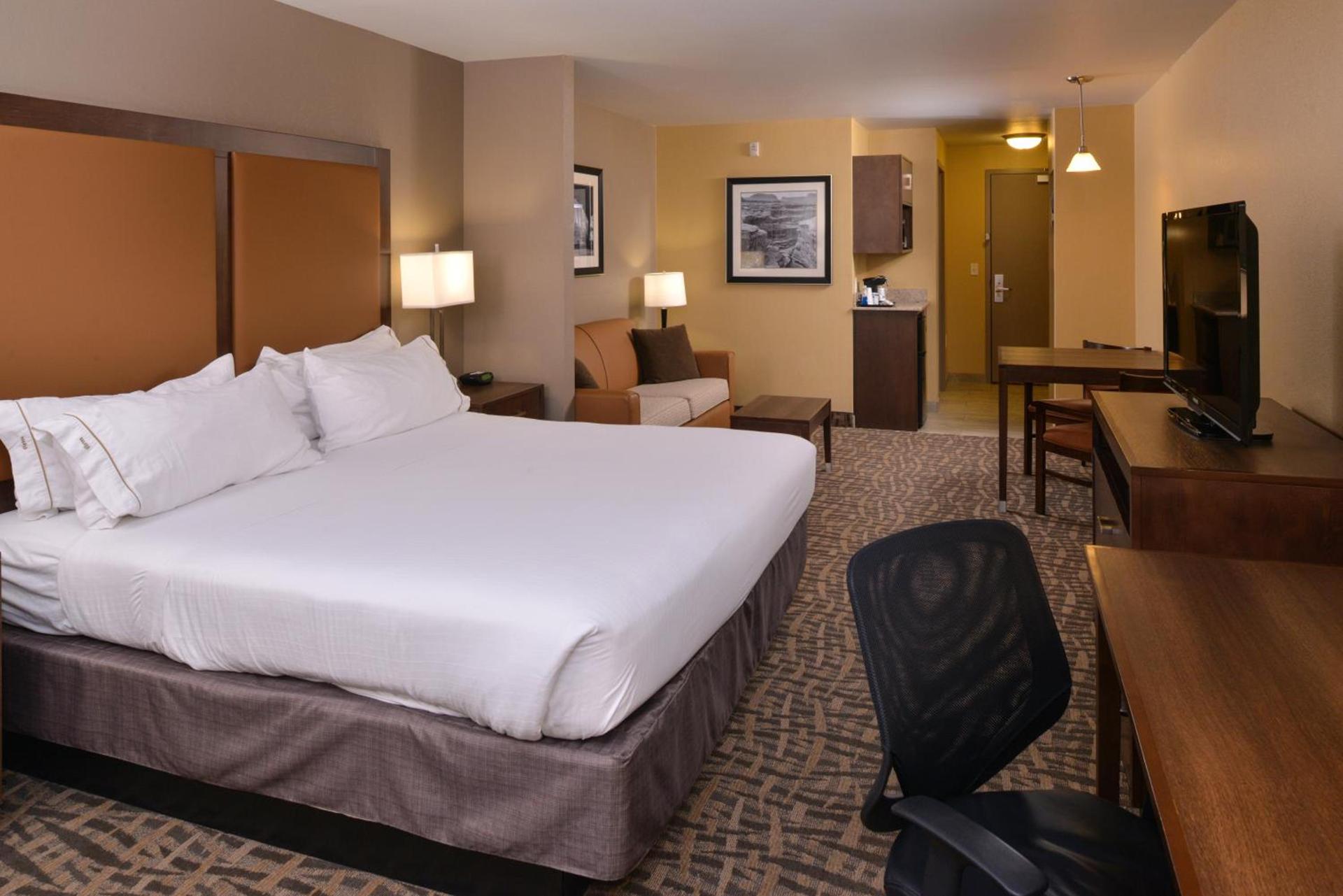 Holiday Inn Express & Suites Page - Lake Powell Area by IHG photo 37