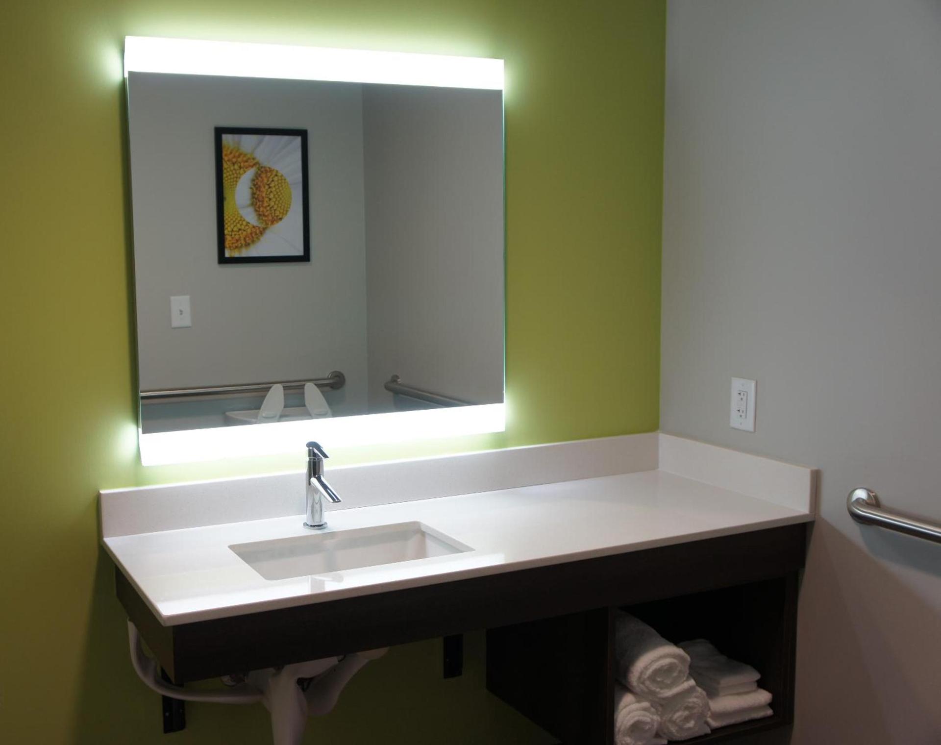 La Quinta Inn & Suites by Wyndham Braselton photo 28