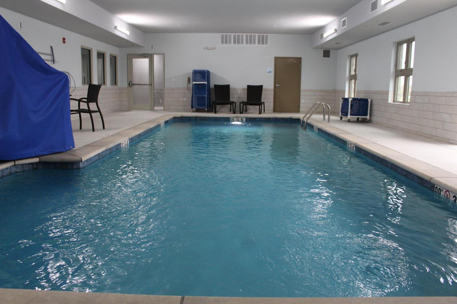 Holiday Inn Express & Suites Shawnee - Kansas City West by IHG photo 47