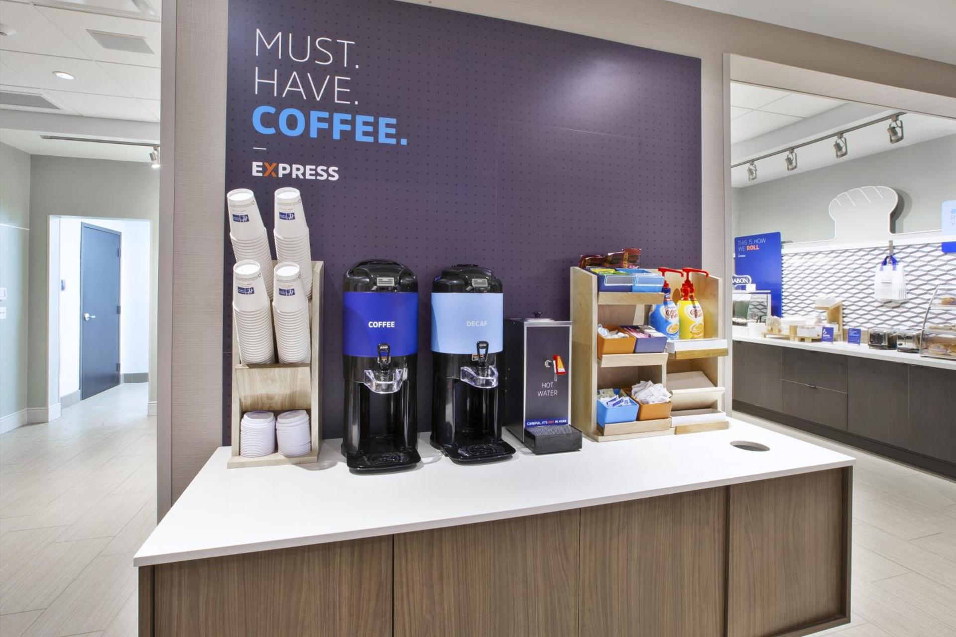 Holiday Inn Express & Suites Okemos - University Area by IHG photo 7