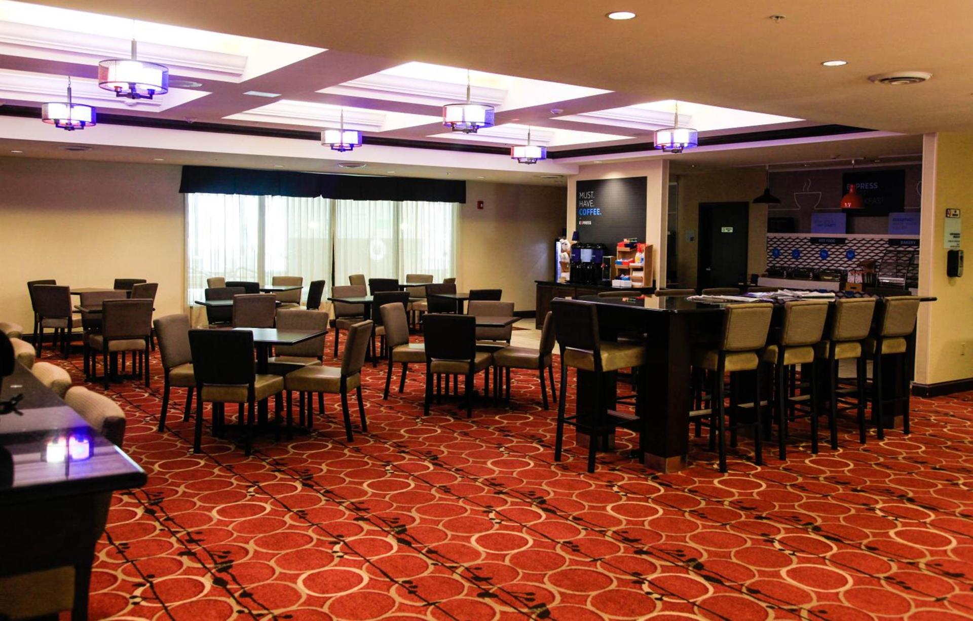 Holiday Inn Express & Suites Cumberland - La Vale by IHG photo 26
