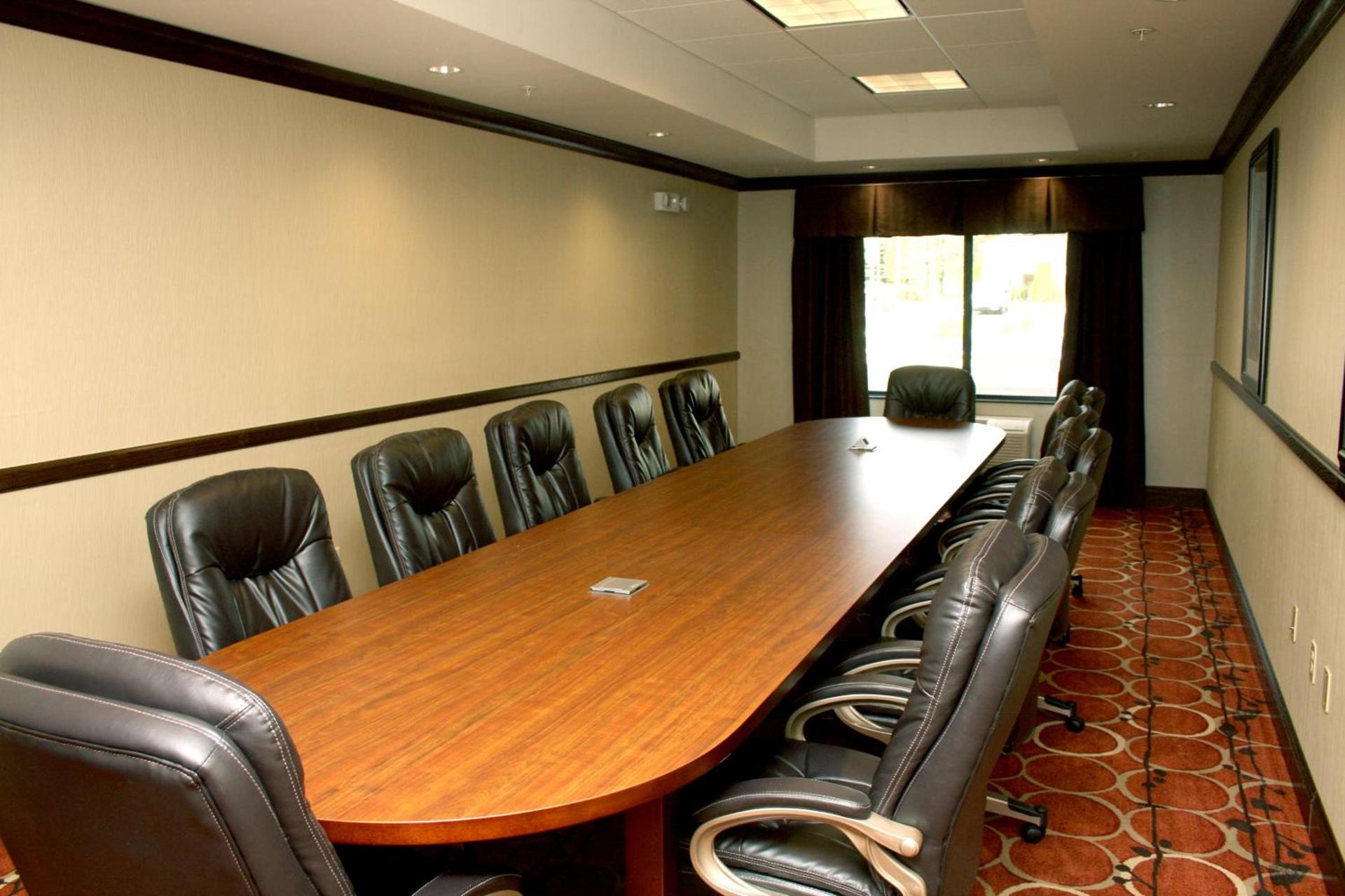 Holiday Inn Express & Suites Cumberland - La Vale by IHG photo 19