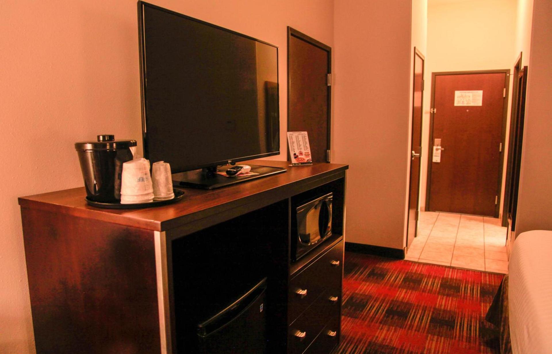Holiday Inn Express & Suites Cumberland - La Vale by IHG photo 31