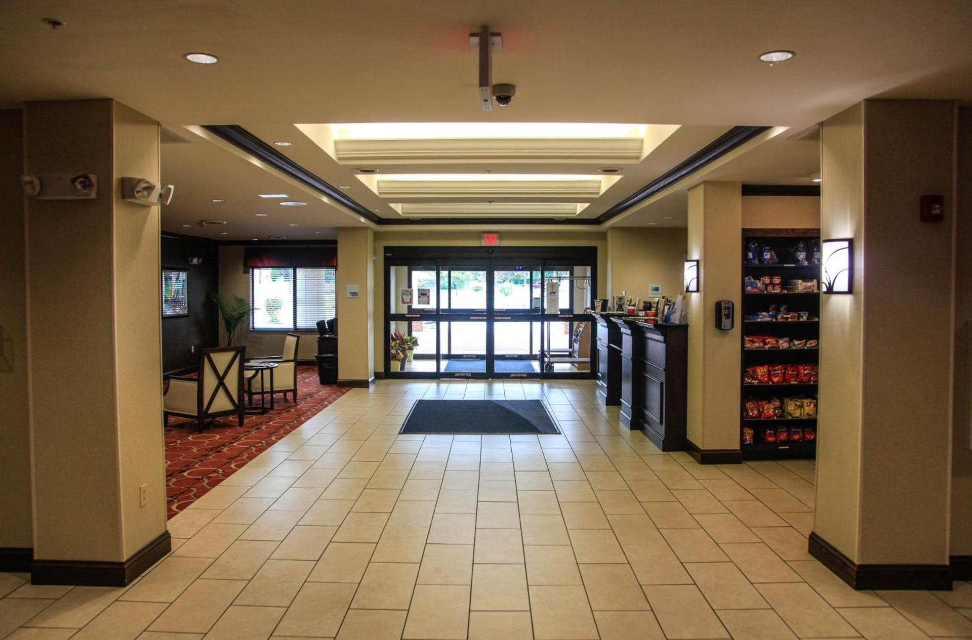 Holiday Inn Express & Suites Cumberland - La Vale by IHG photo 13