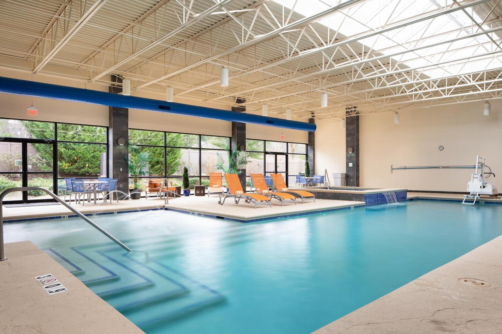 Holiday Inn and Suites Charleston West by IHG photo 43