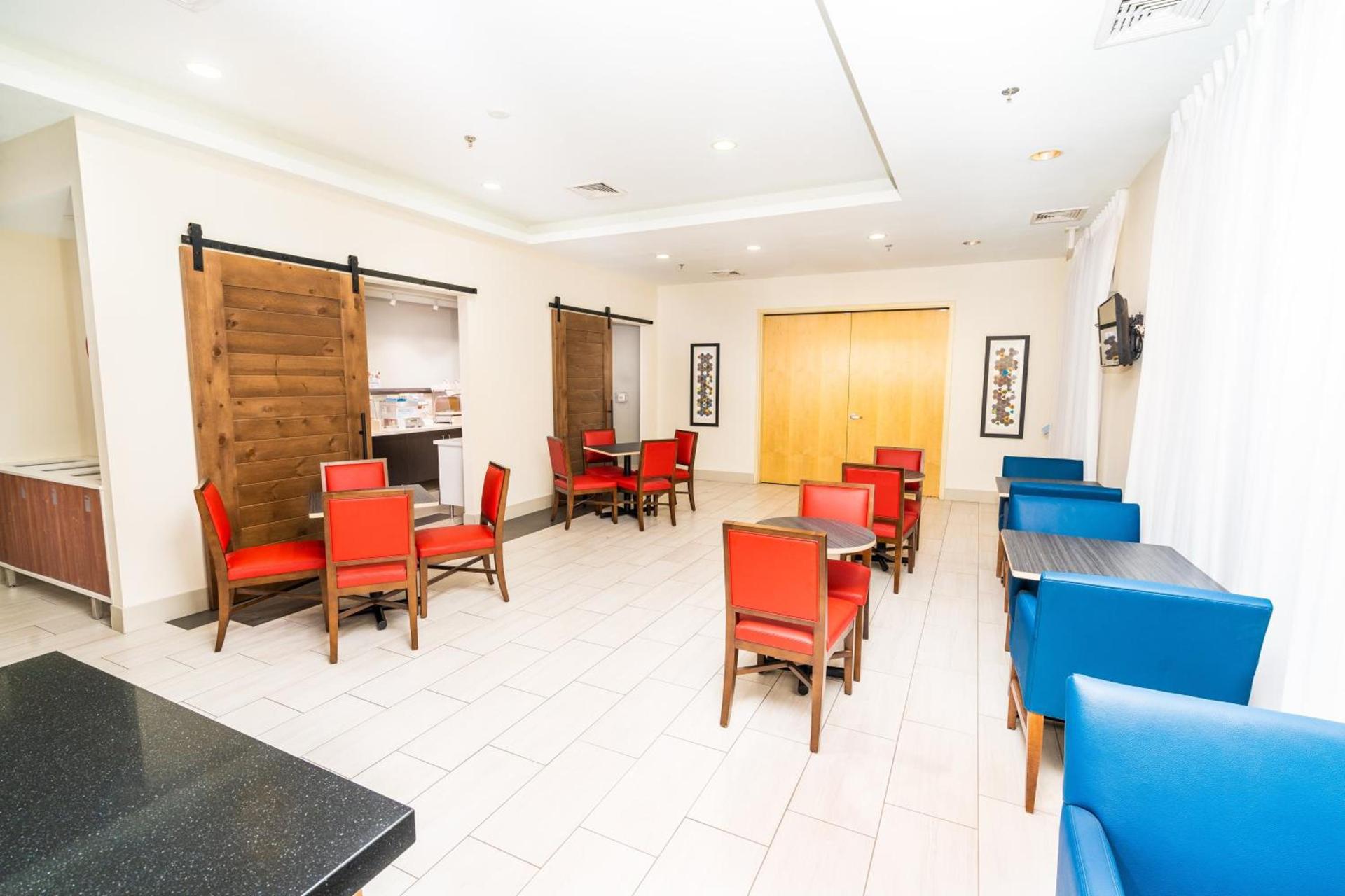 Holiday Inn Express & Suites Las Vegas SW Springvalley by IHG photo 24