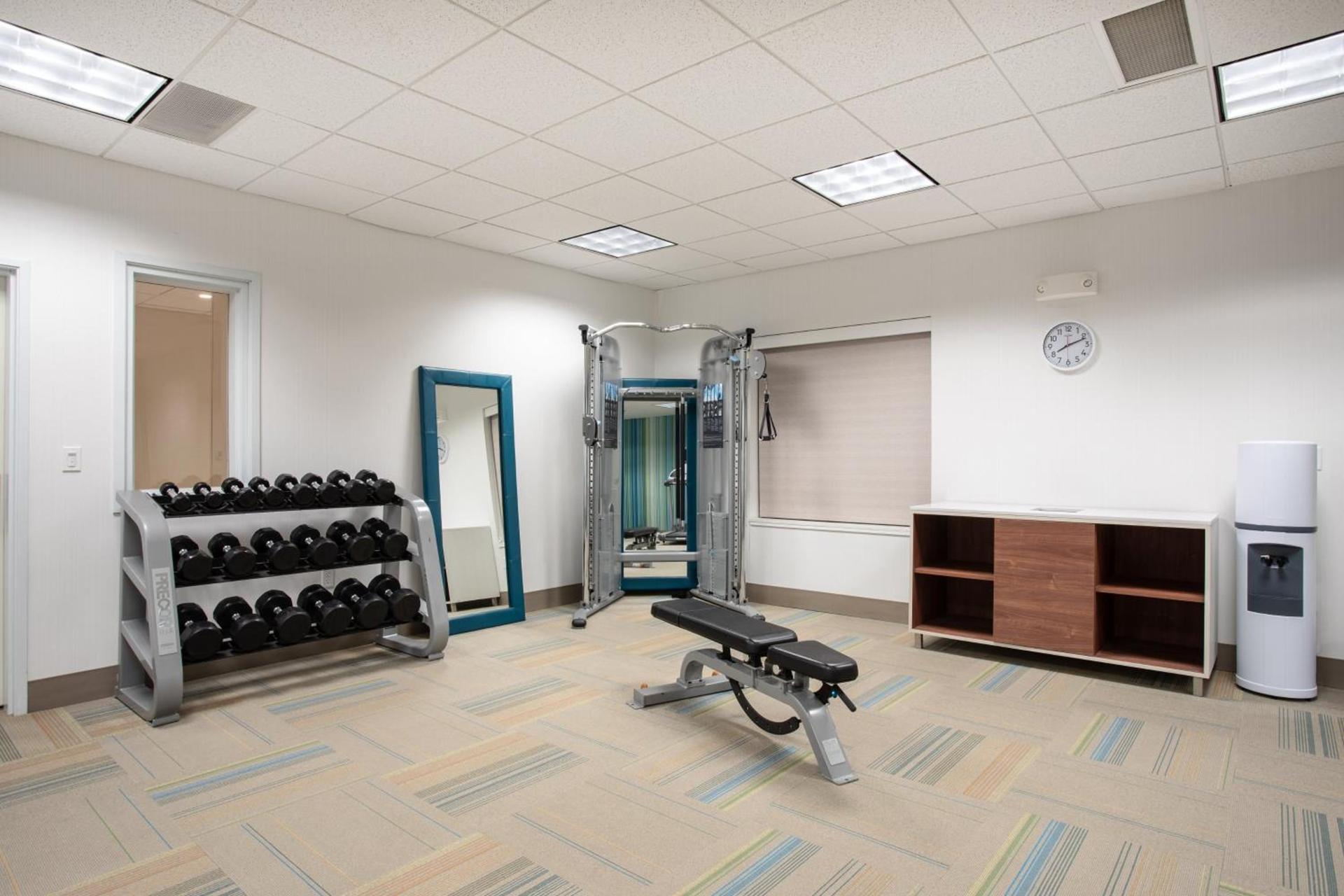 Holiday Inn Express & Suites Manhattan by IHG photo 2