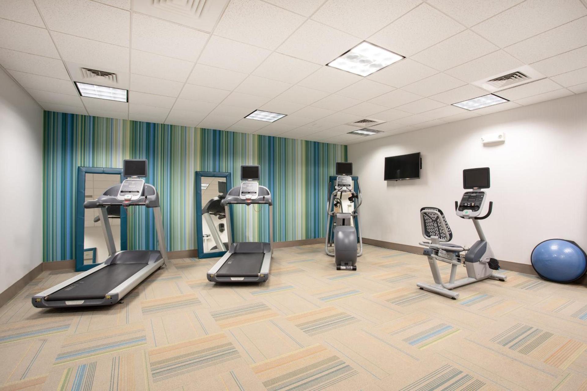 Holiday Inn Express & Suites Manhattan by IHG photo 4