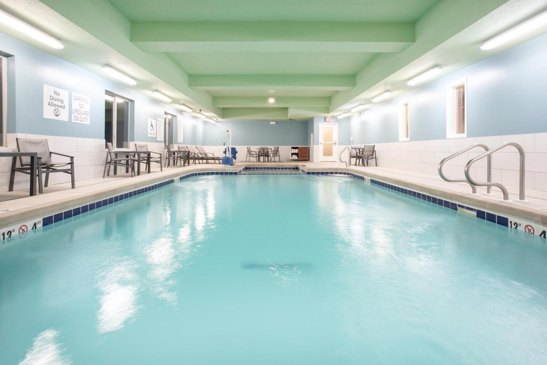 Holiday Inn Express & Suites Manhattan by IHG photo 15