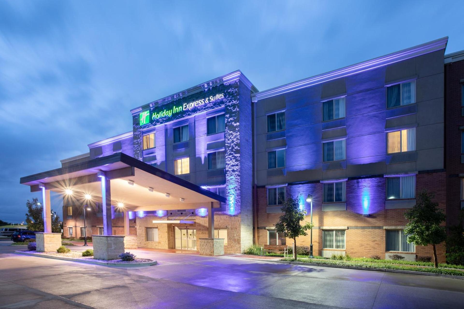 Holiday Inn Express & Suites Manhattan by IHG photo 6