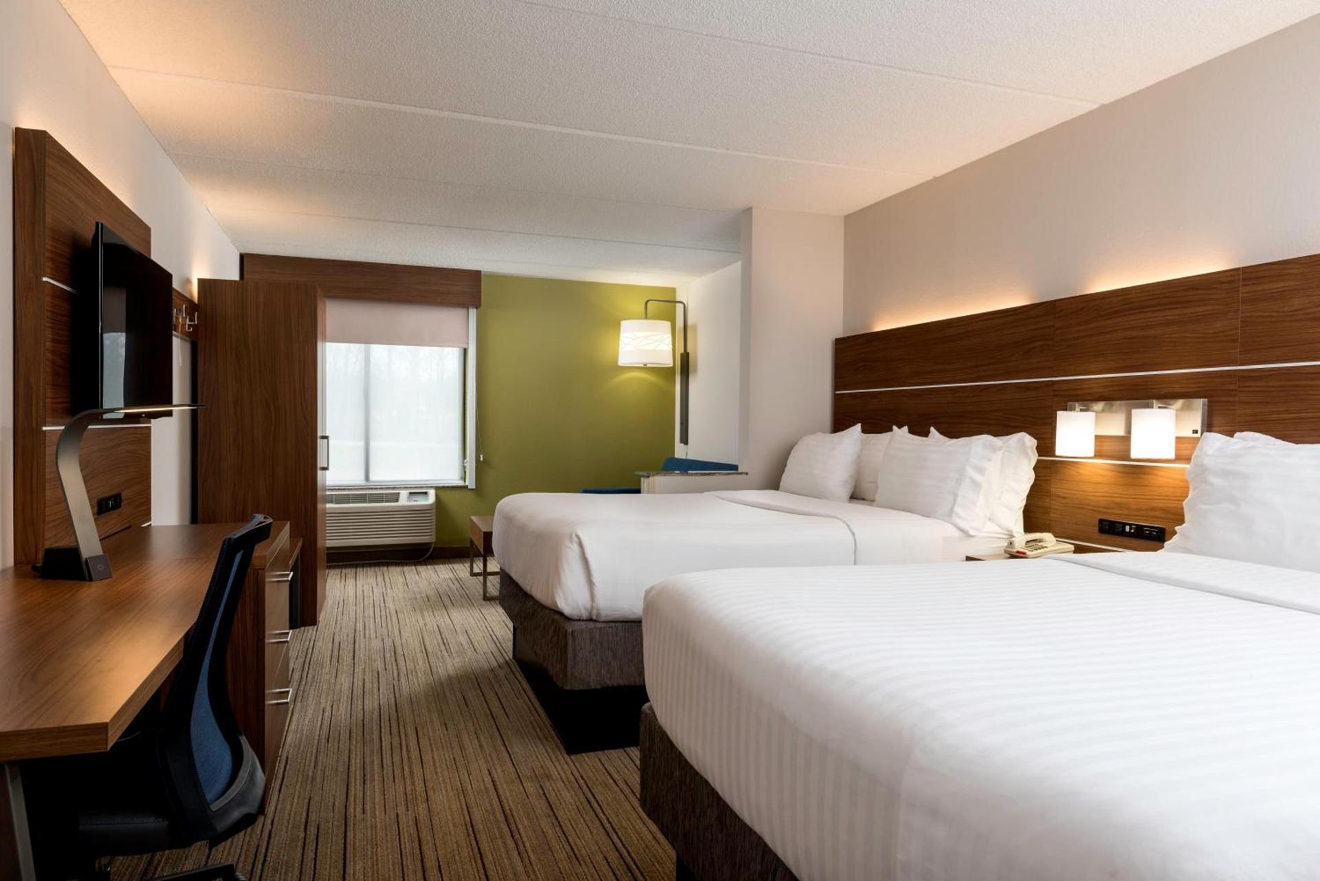 Holiday Inn Express & Suites Charlotte Arpt-Belmont by IHG photo 27