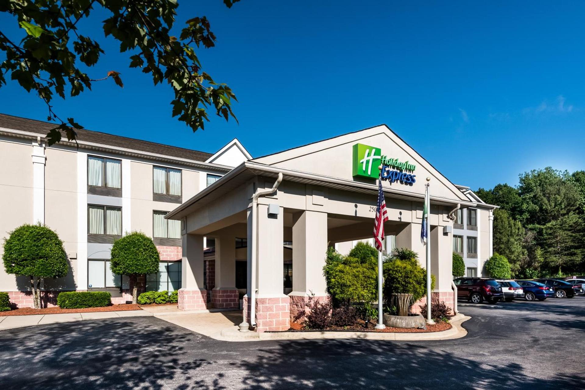 Holiday Inn Express & Suites Charlotte Arpt-Belmont by IHG — hotel in Belmont