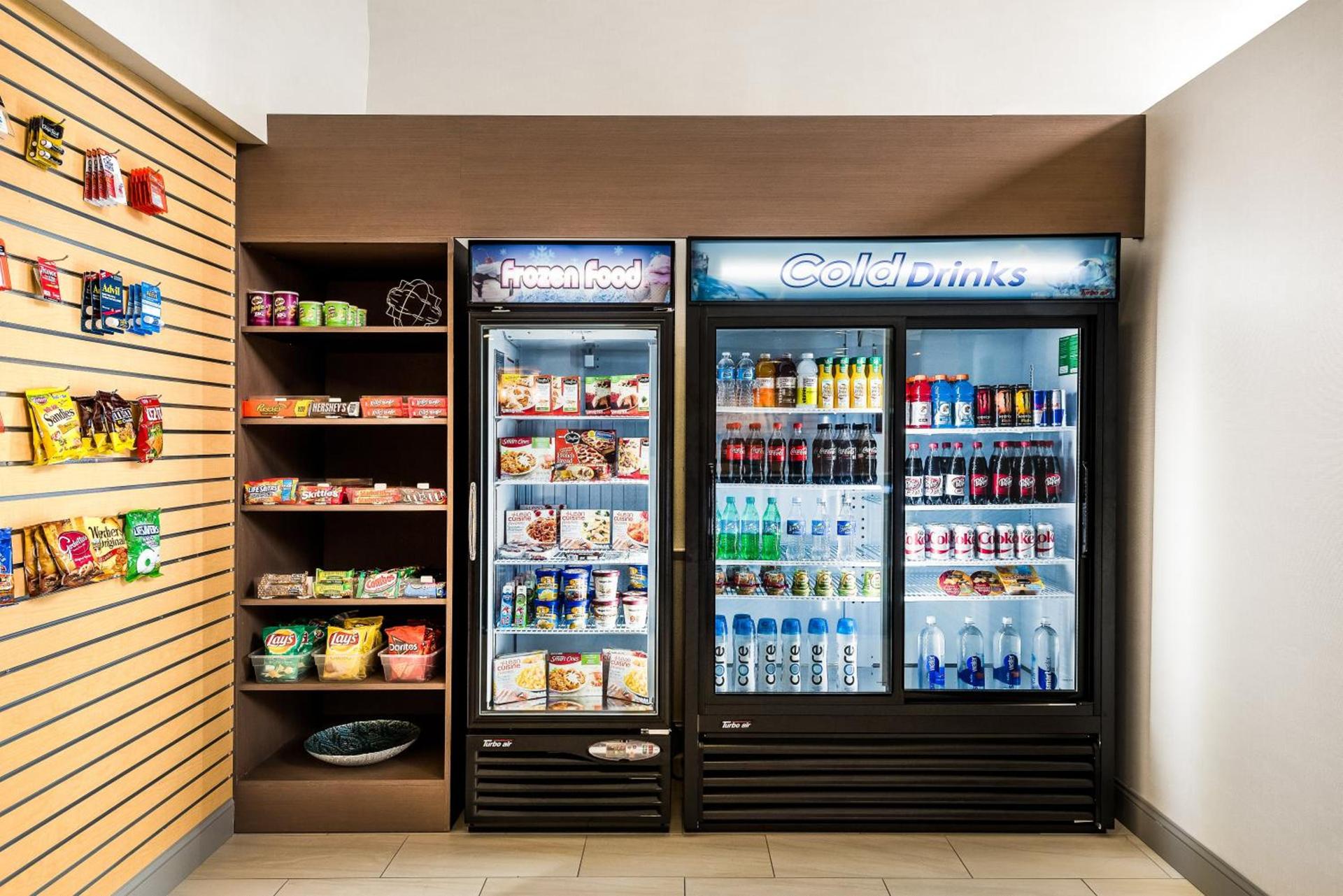 Holiday Inn Express & Suites Charlotte Arpt-Belmont by IHG photo 13