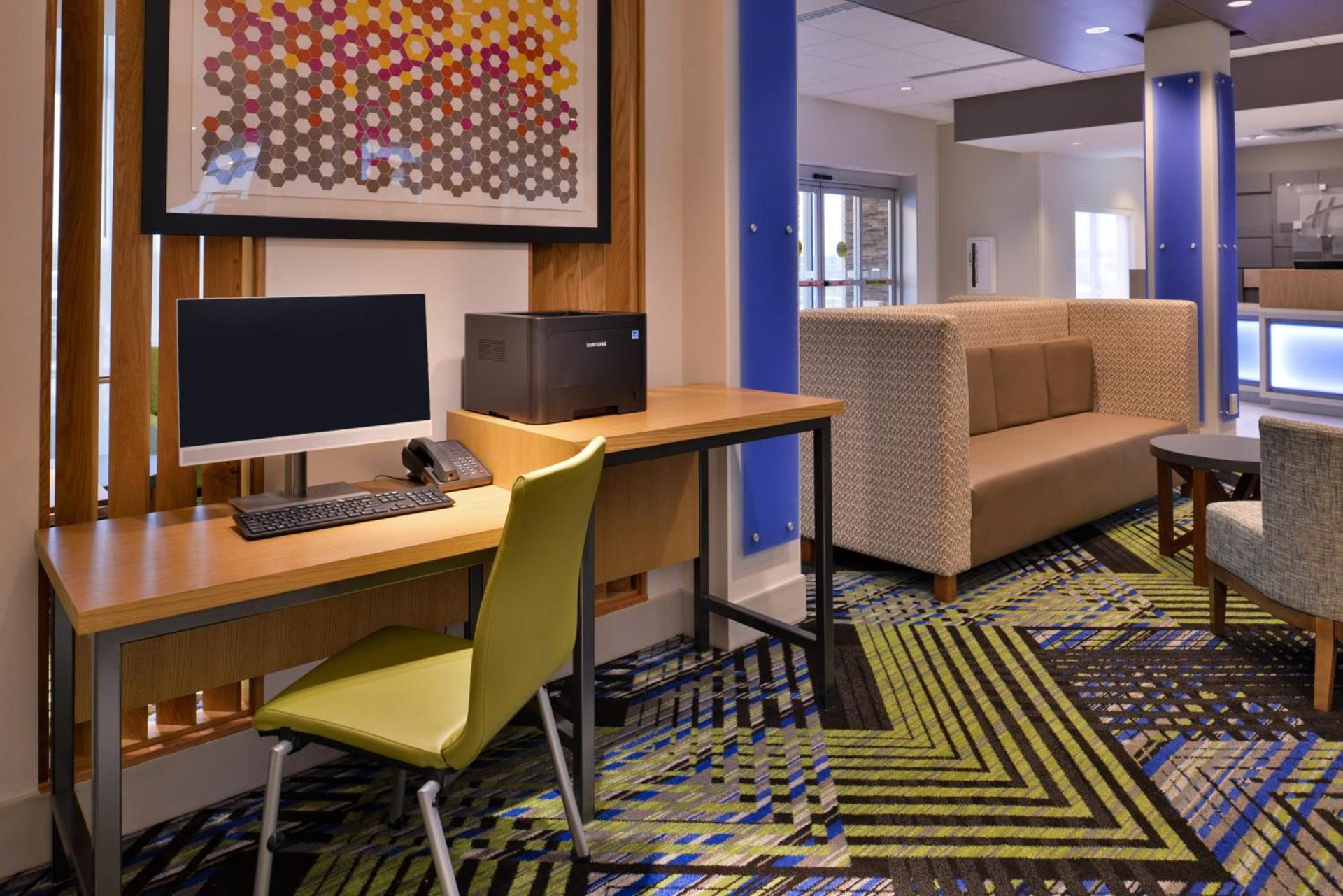 Holiday Inn Express & Suites - Marshalltown by IHG photo 27