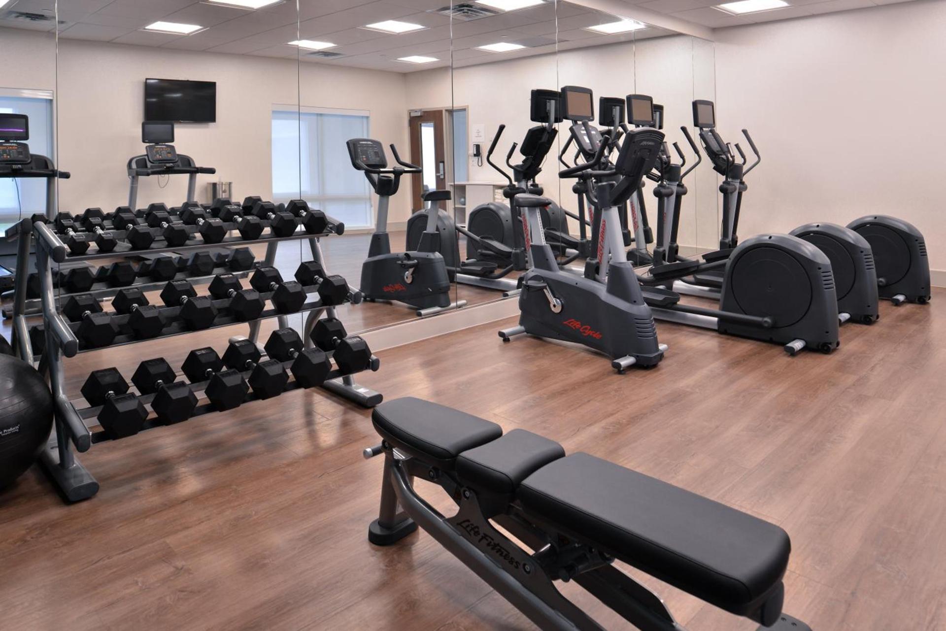 Holiday Inn Express & Suites - Marshalltown by IHG photo 23