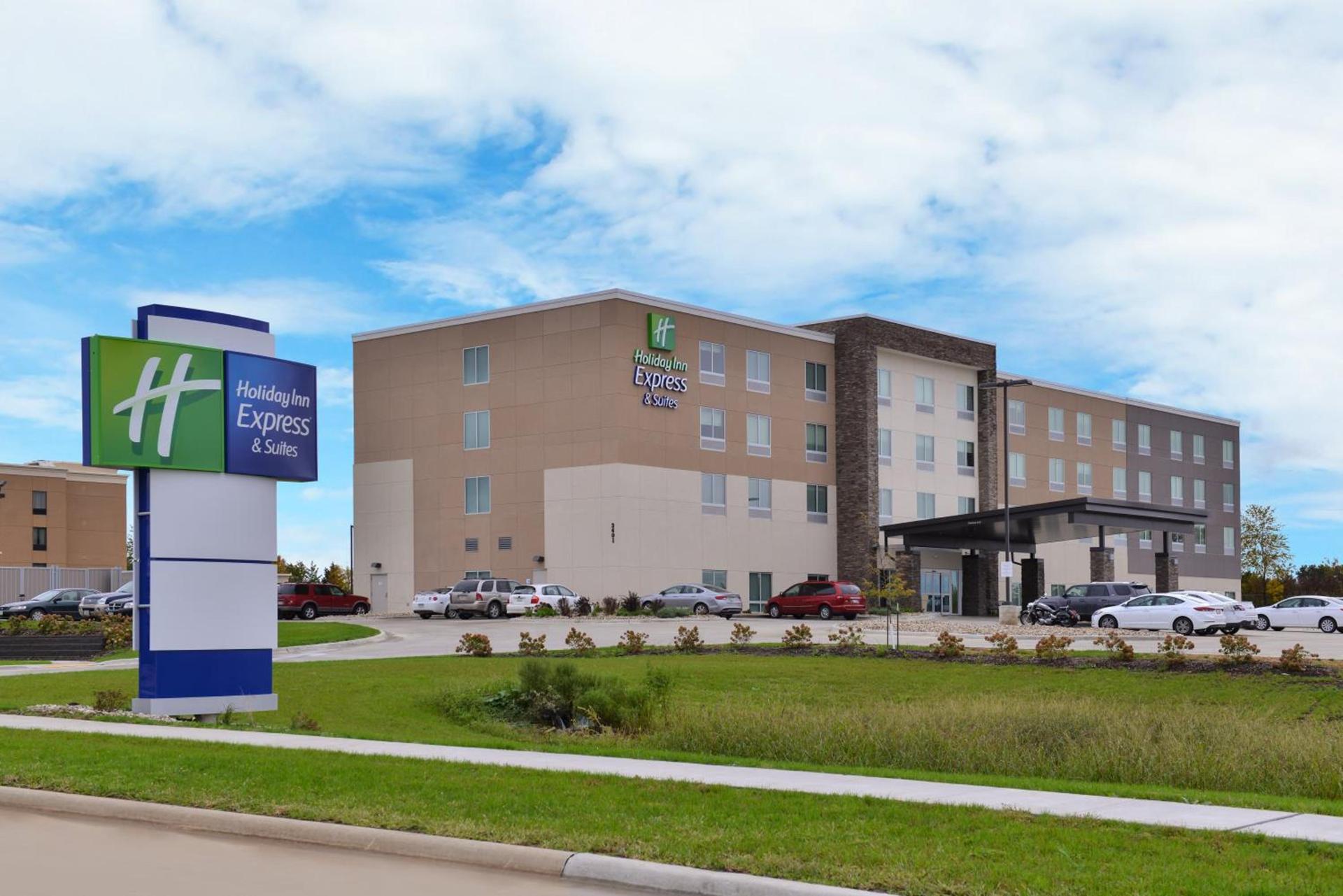 Holiday Inn Express & Suites - Marshalltown by IHG photo 22