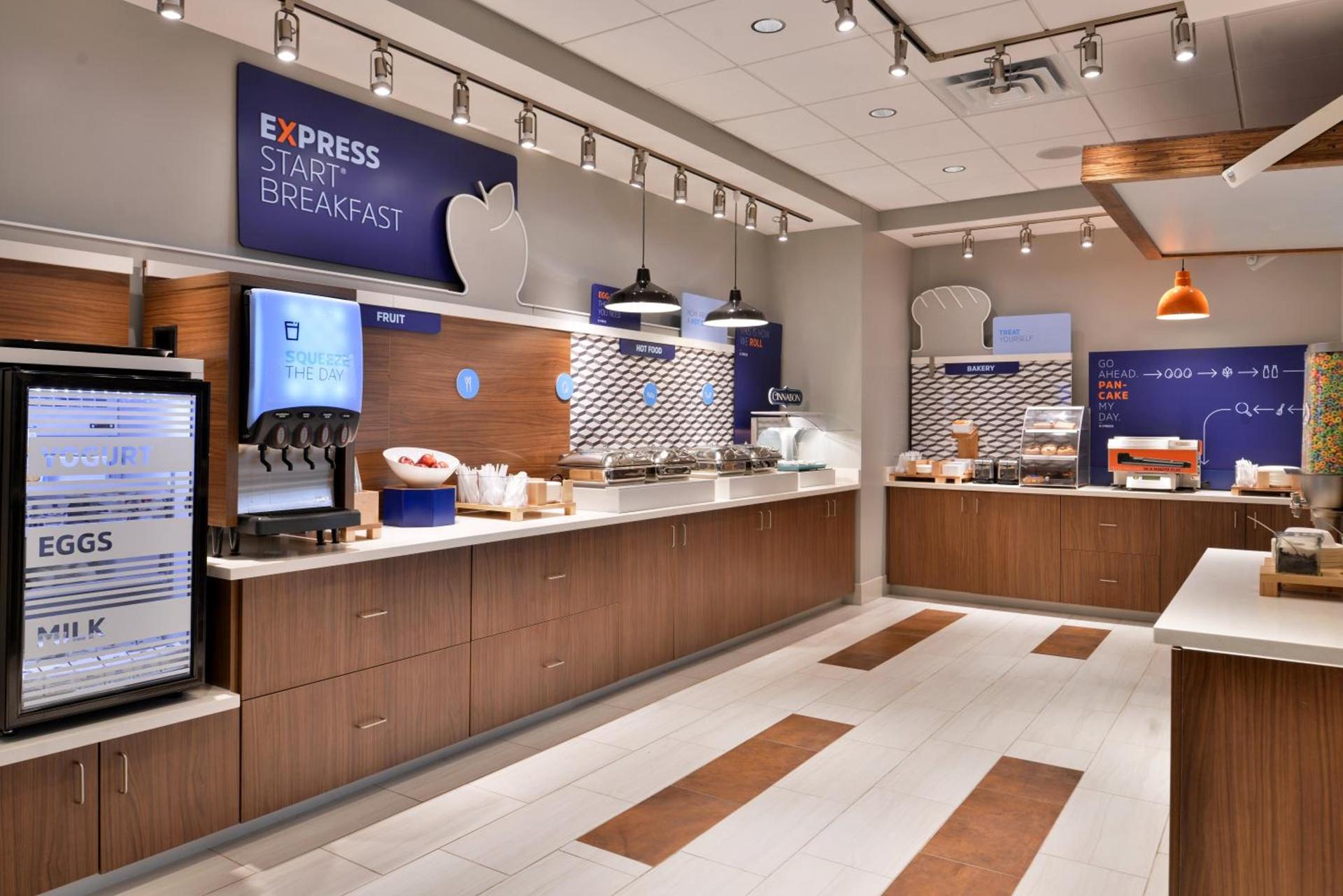 Holiday Inn Express & Suites - Marshalltown by IHG photo 15