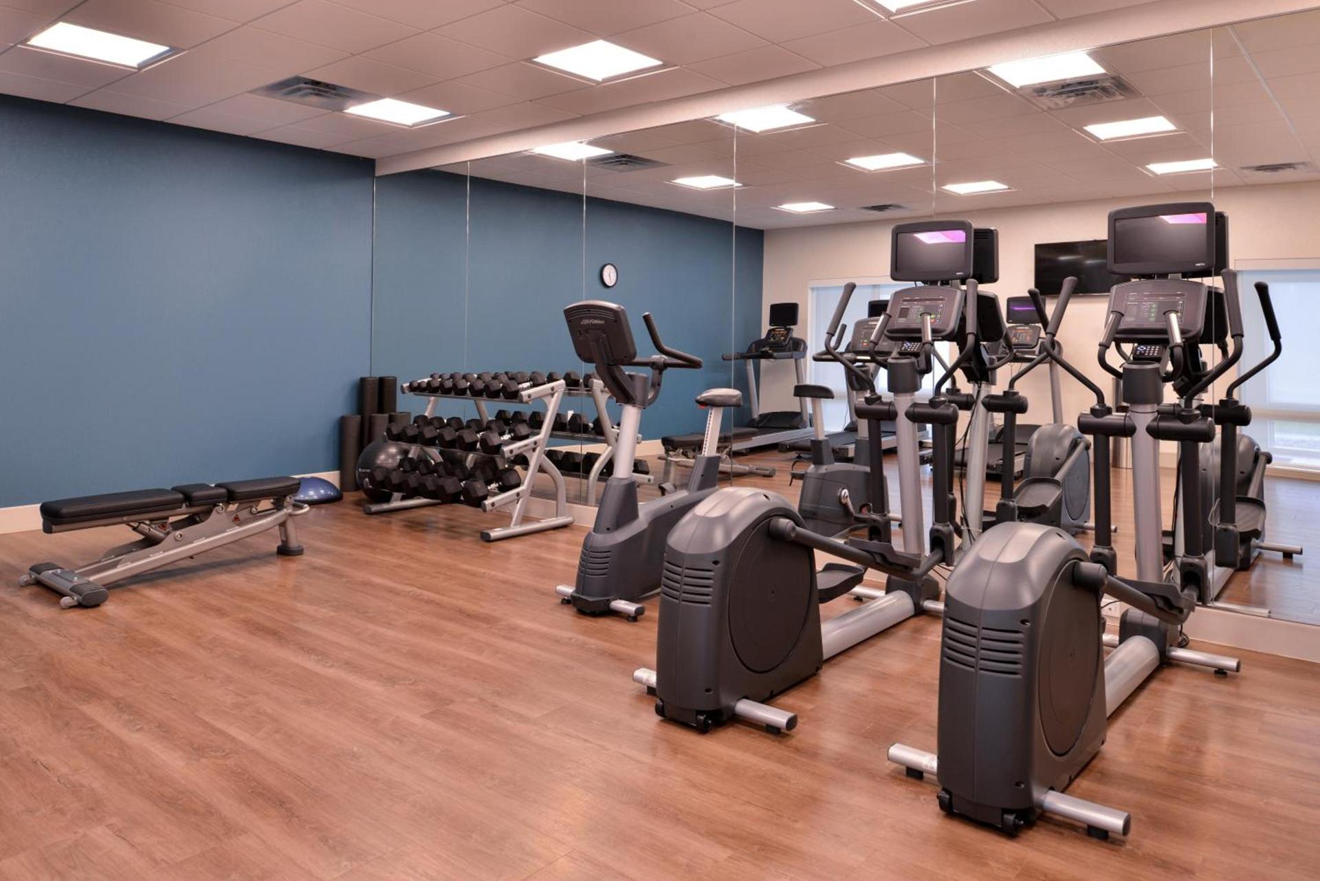 Holiday Inn Express & Suites - Marshalltown by IHG photo 12