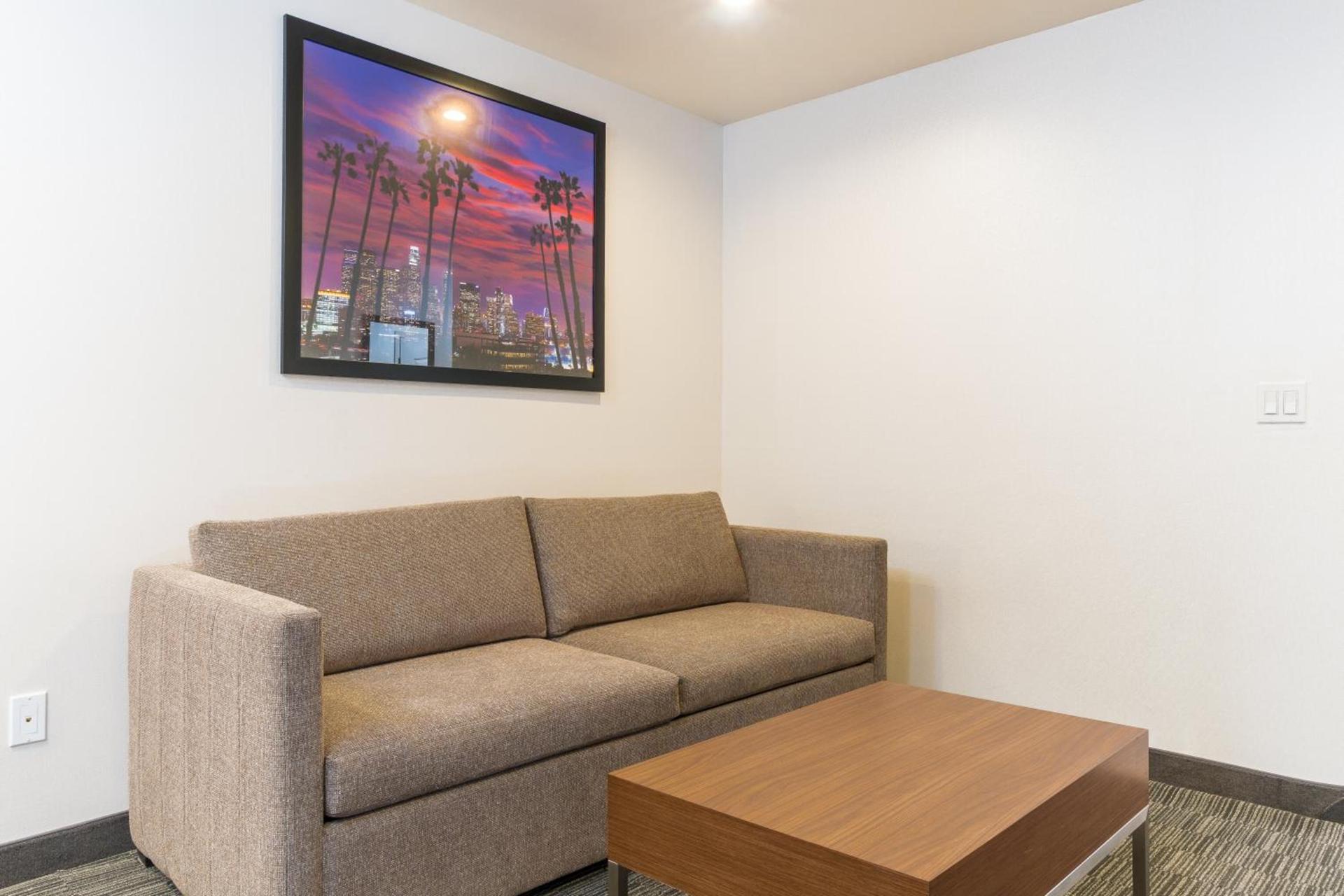 Holiday Inn Express Hollywood Walk of Fame by IHG photo 23