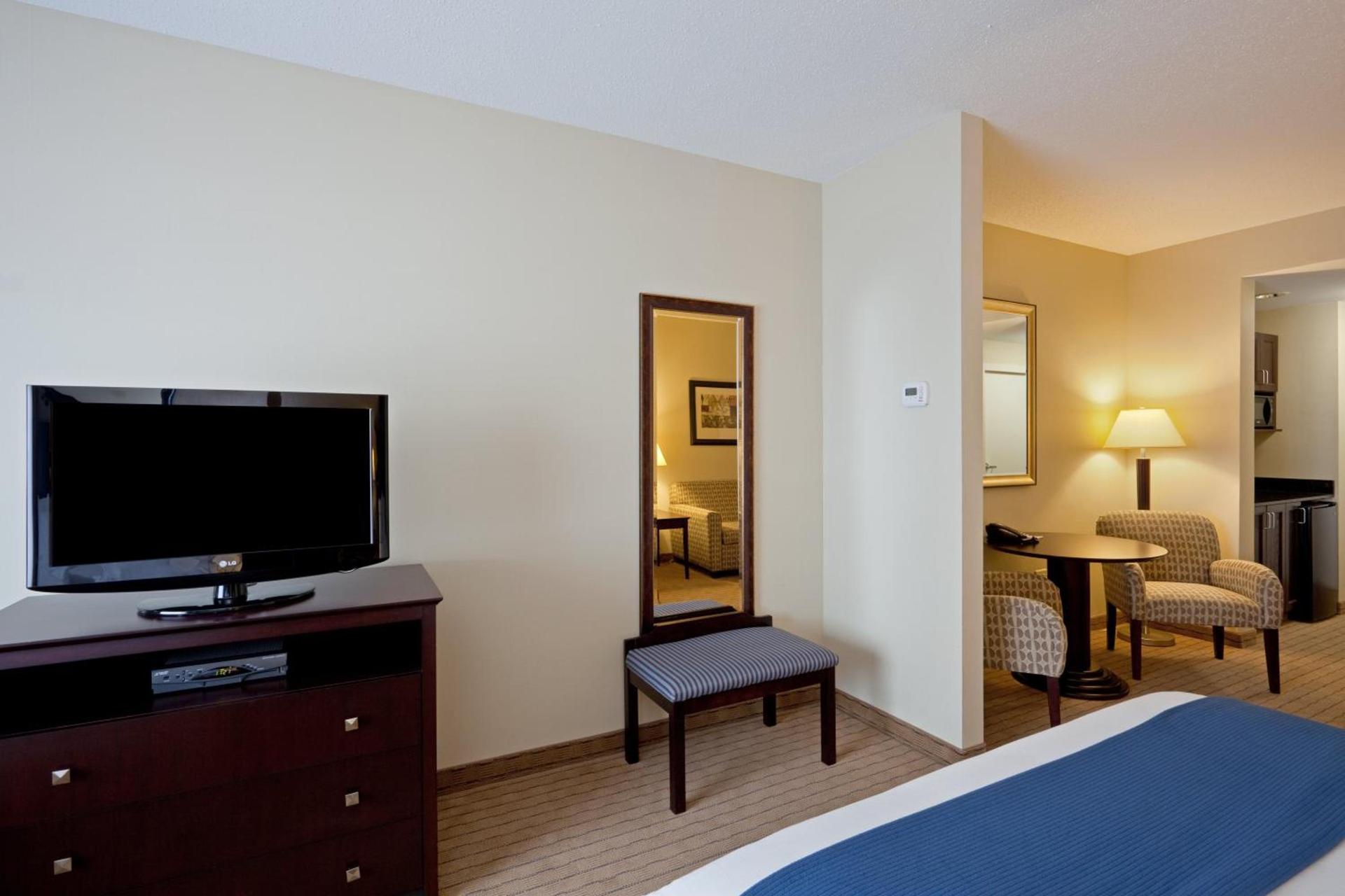 Holiday Inn Express & Suites Malone by IHG photo 11