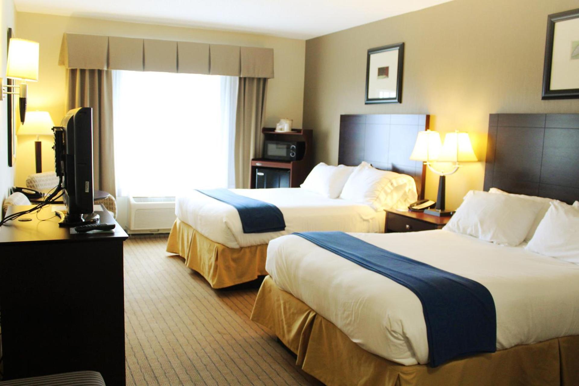 Holiday Inn Express & Suites Malone by IHG photo 12