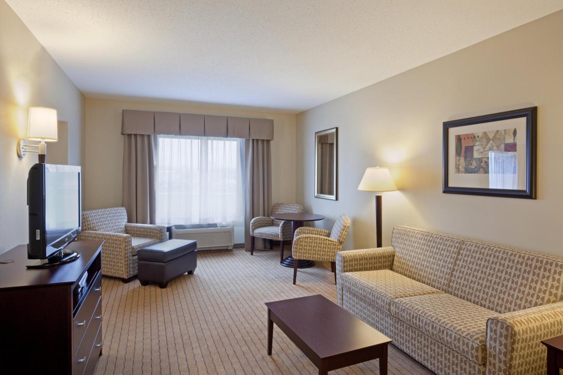 Holiday Inn Express & Suites Malone by IHG photo 15