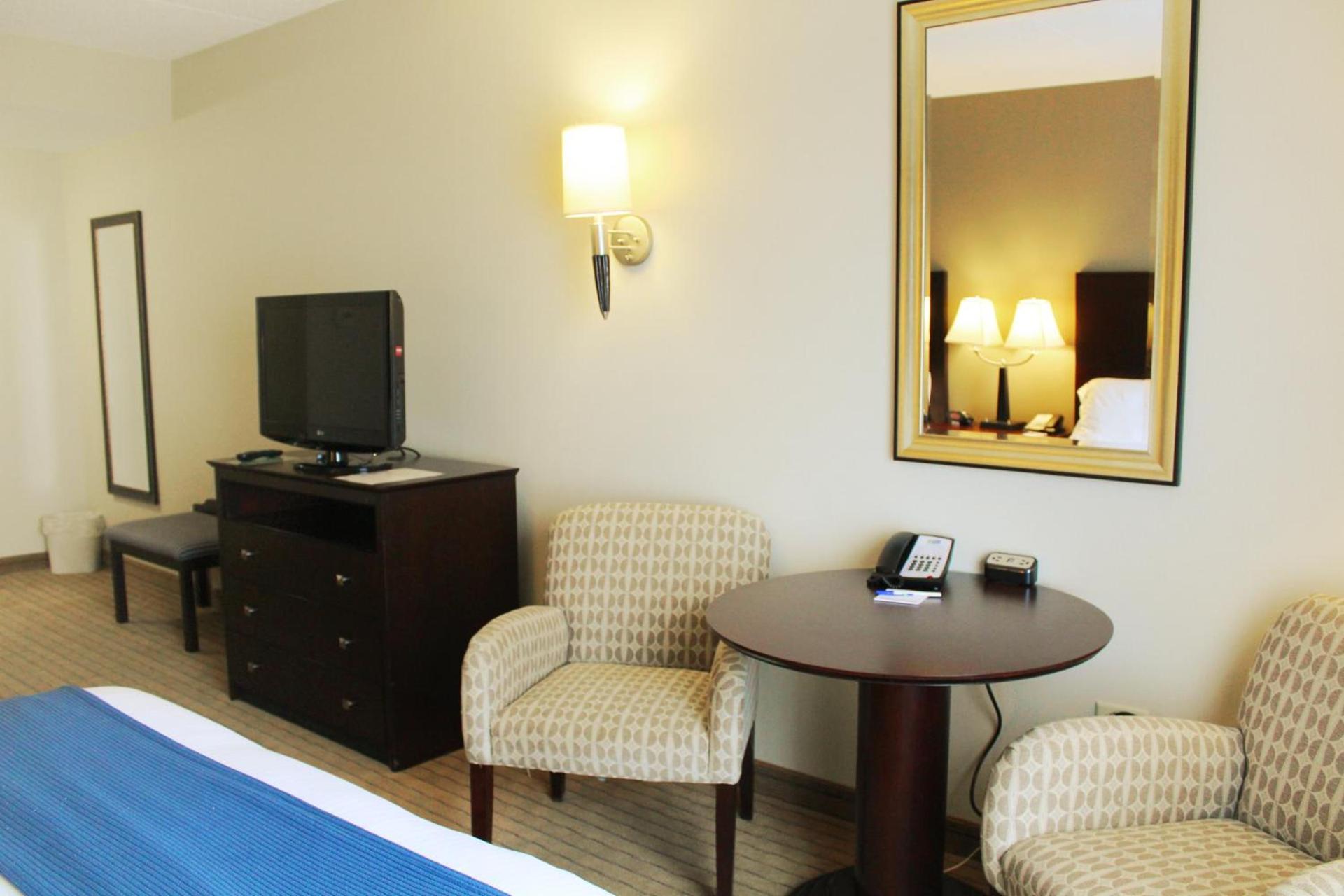 Holiday Inn Express & Suites Malone by IHG photo 17