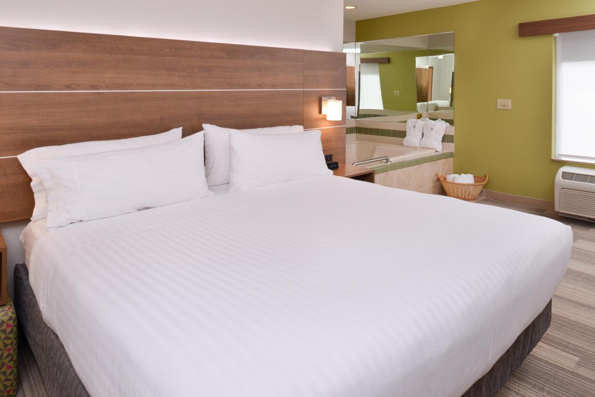 Holiday Inn Express Mineral Wells by IHG photo 23