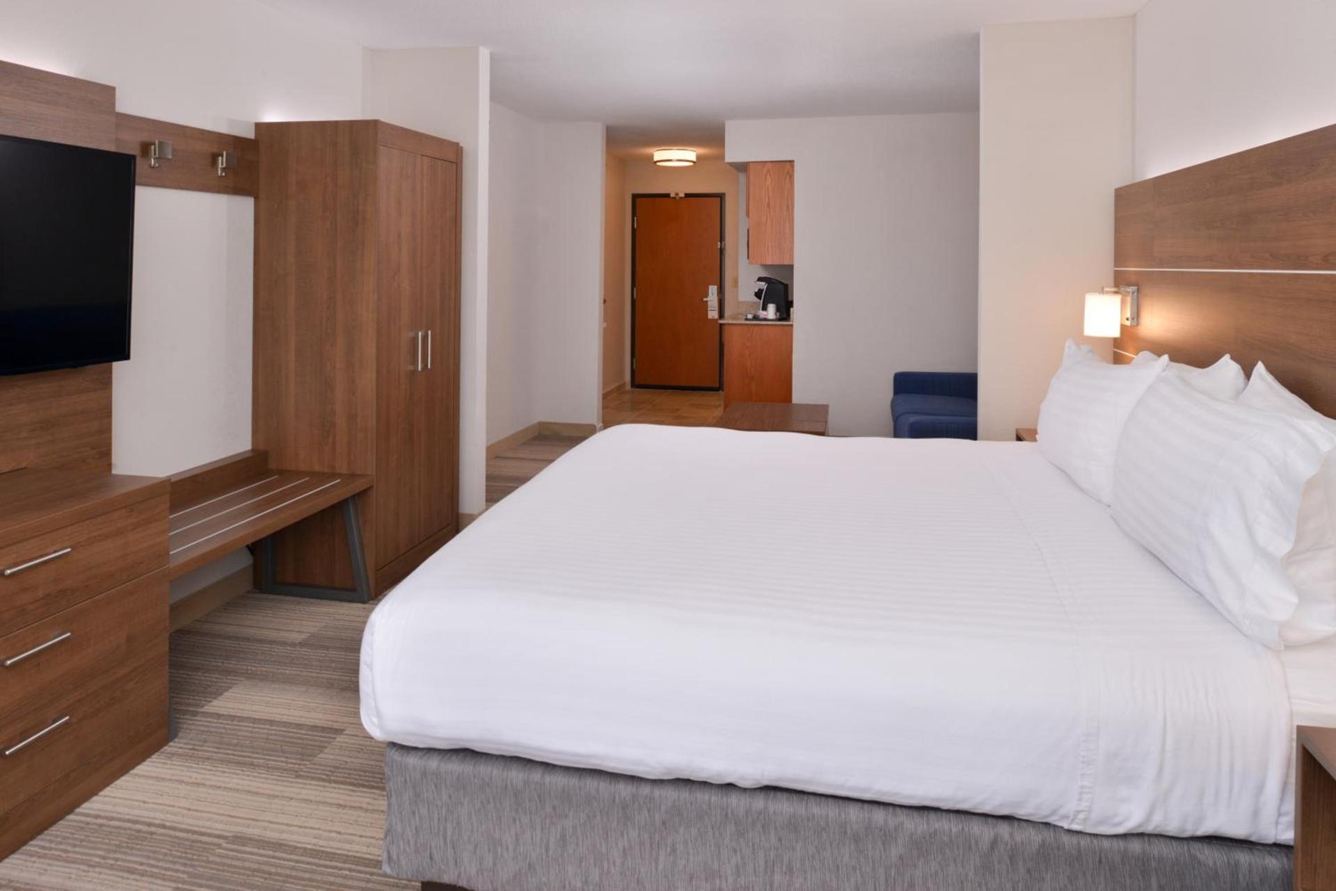 Holiday Inn Express Mineral Wells by IHG photo 34