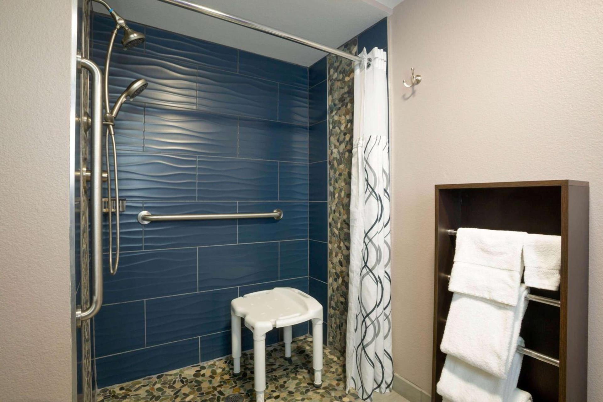 La Quinta by Wyndham Branson photo 61