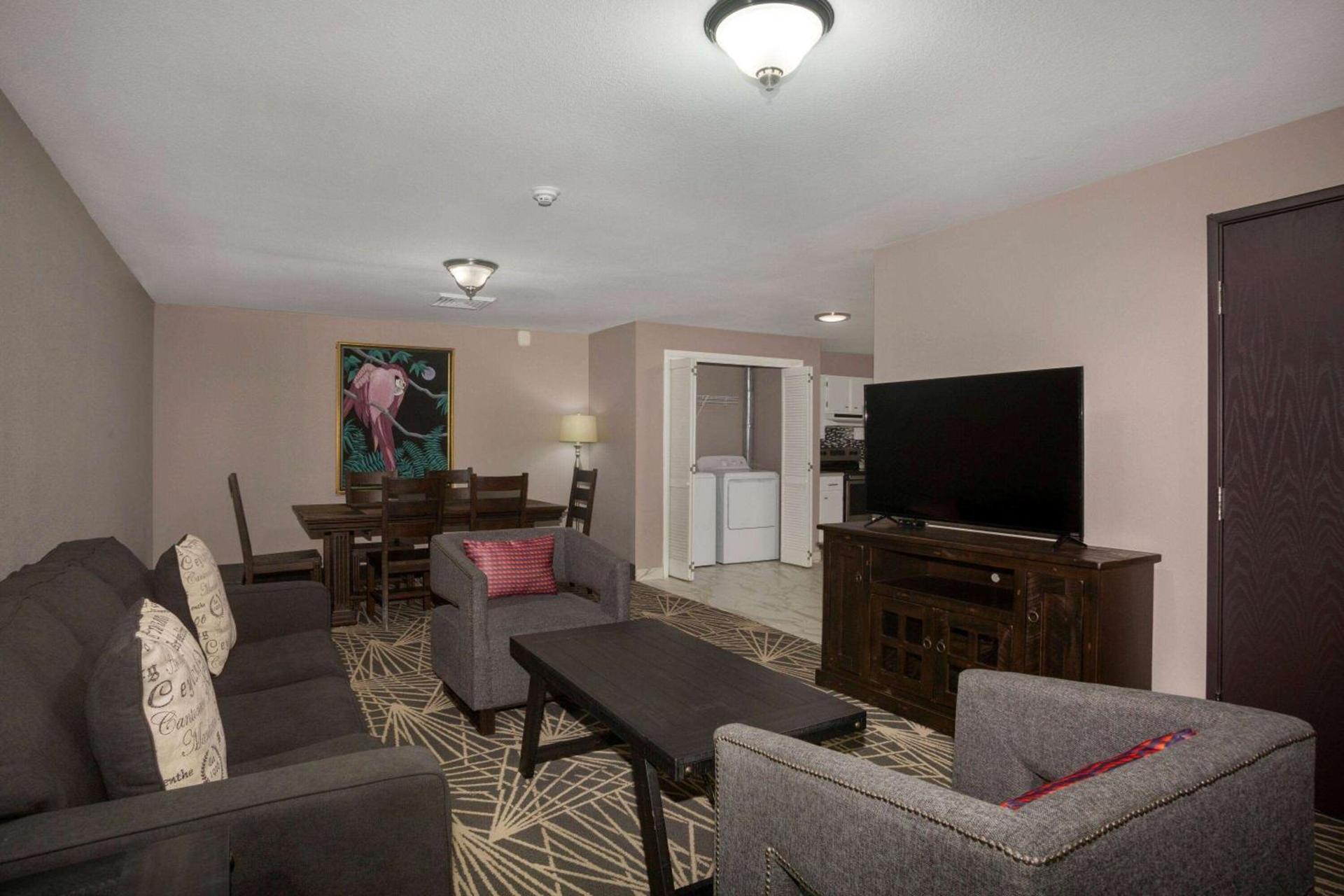 La Quinta by Wyndham Branson photo 53