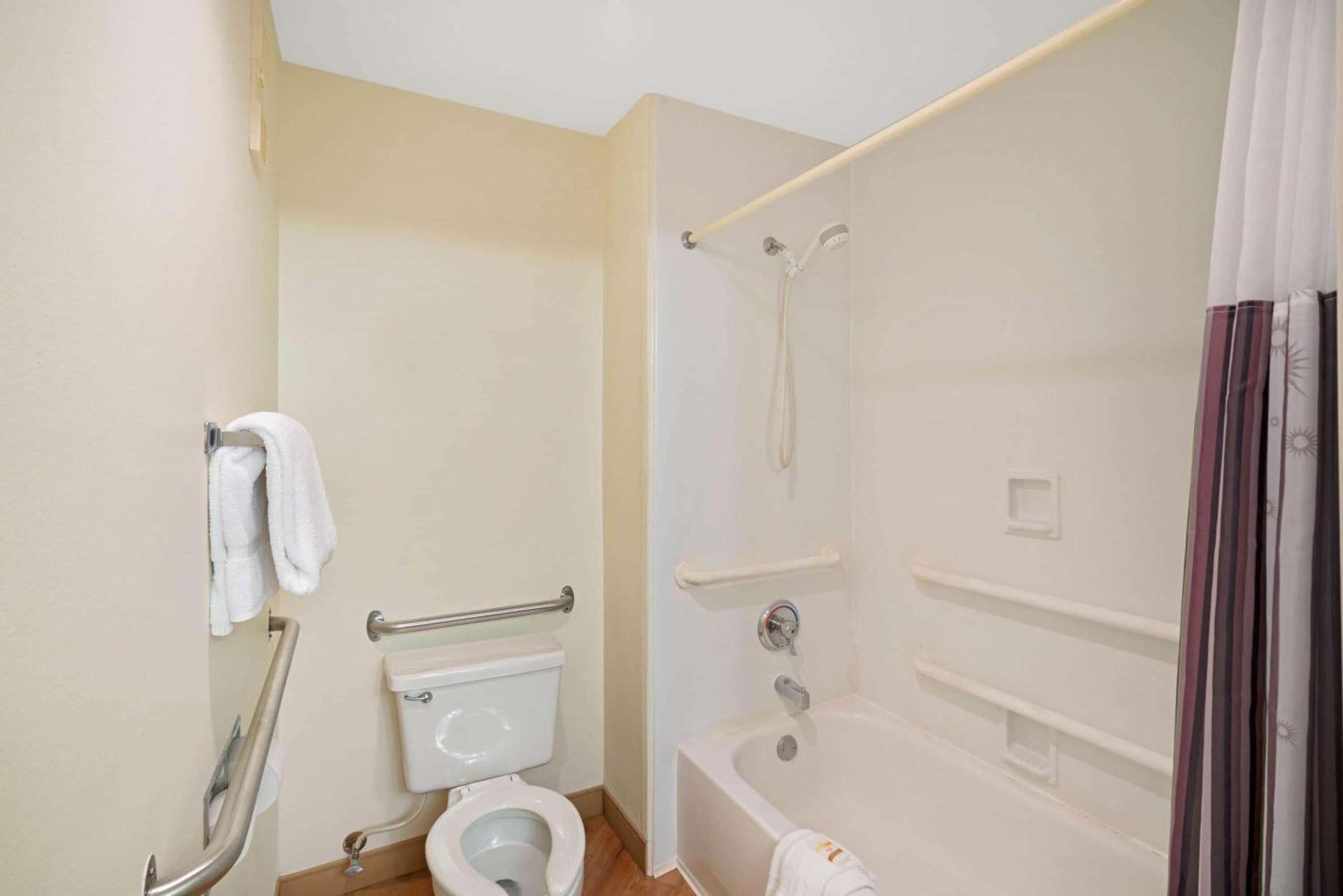 Hawthorn Extended Stay by Wyndham Jackson photo 35