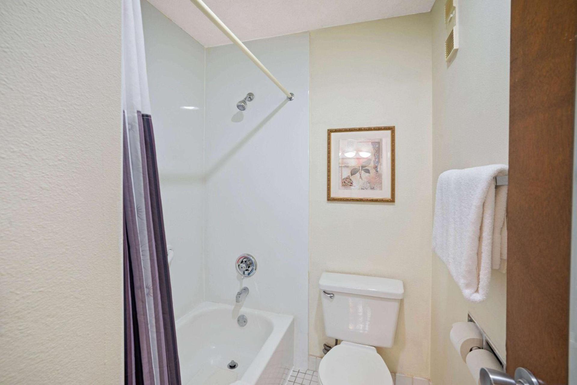 Hawthorn Extended Stay by Wyndham Jackson photo 17