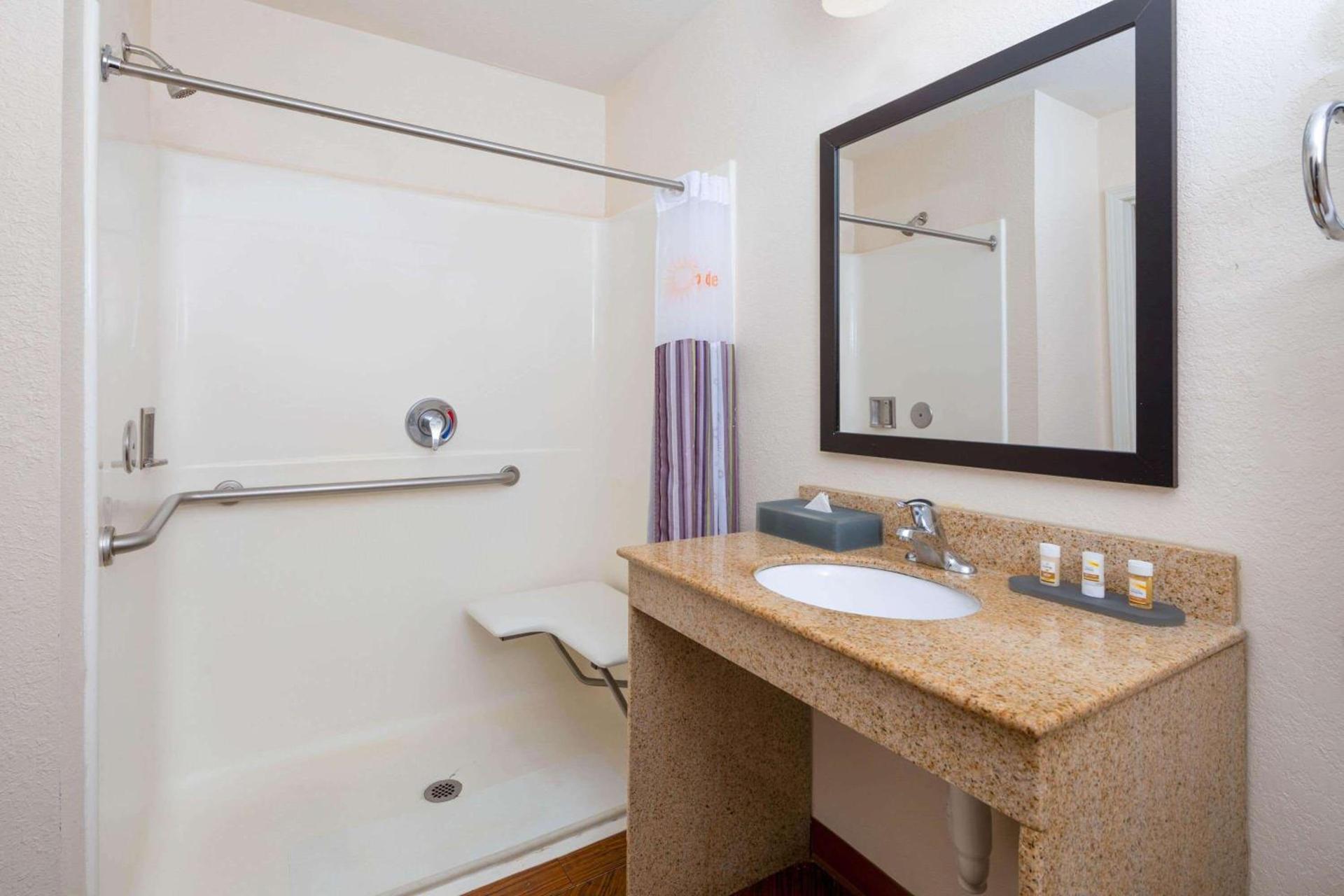 La Quinta by Wyndham Macon West photo 17