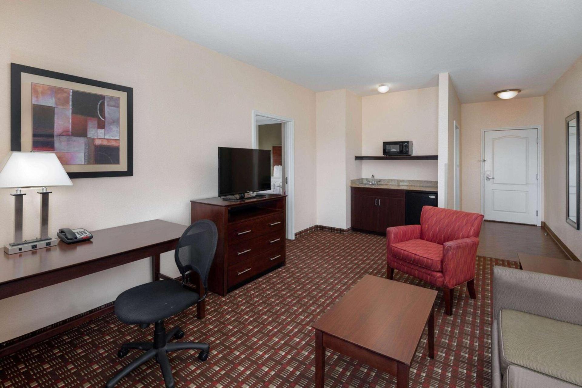 La Quinta by Wyndham Macon West photo 9